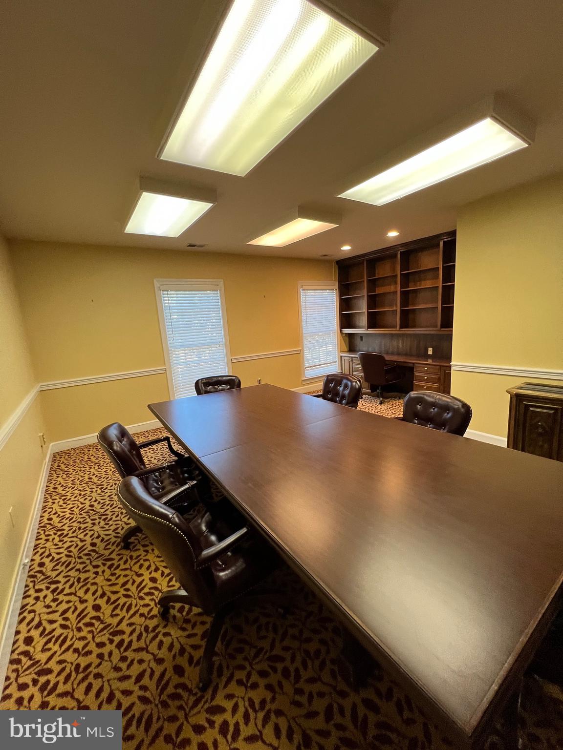 MANCHESTER - Commercial Lease