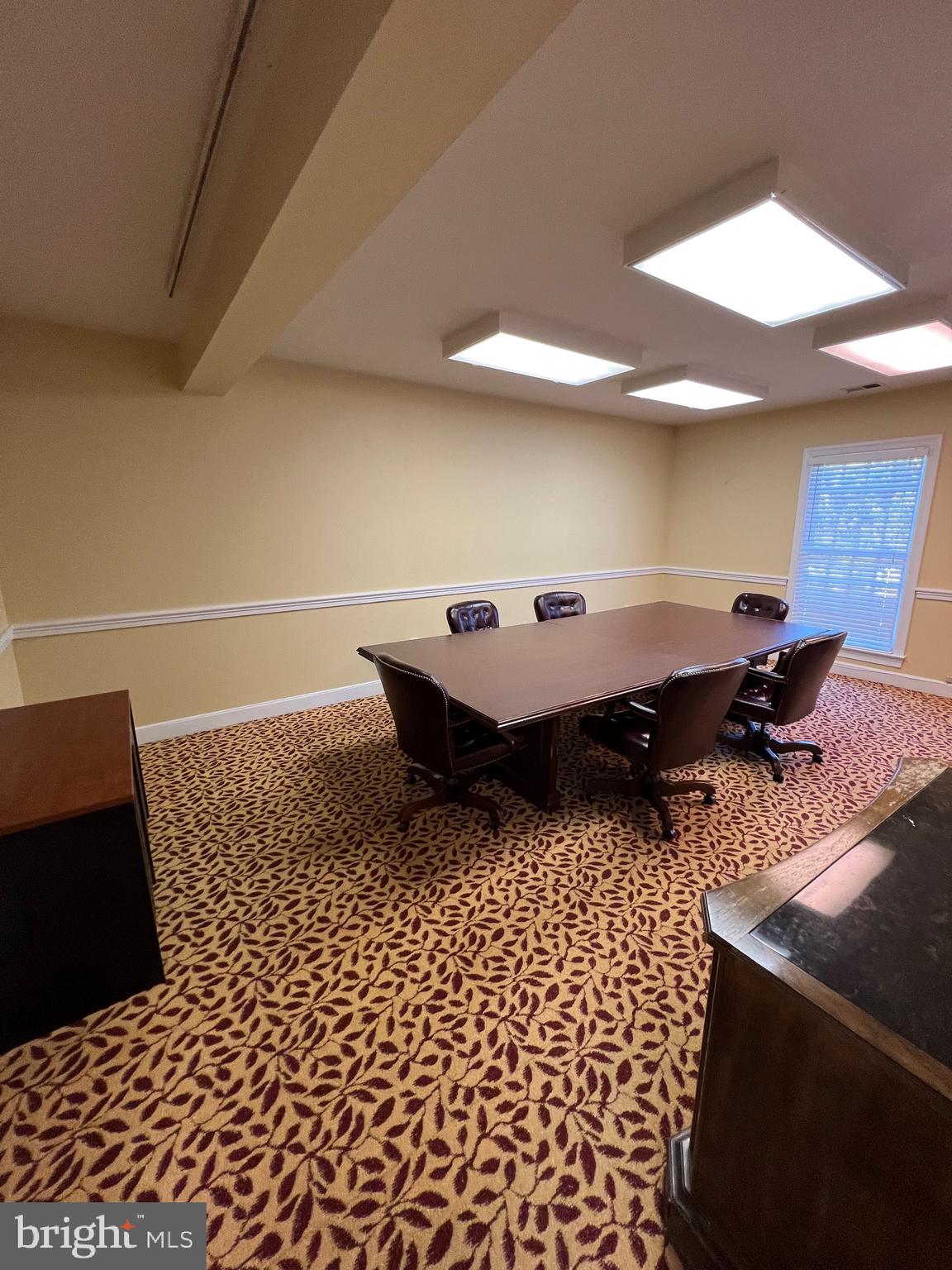 MANCHESTER - Commercial Lease