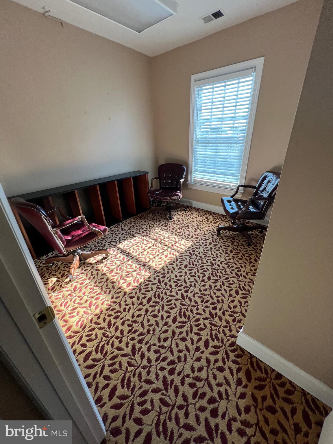 MANCHESTER - Commercial Lease