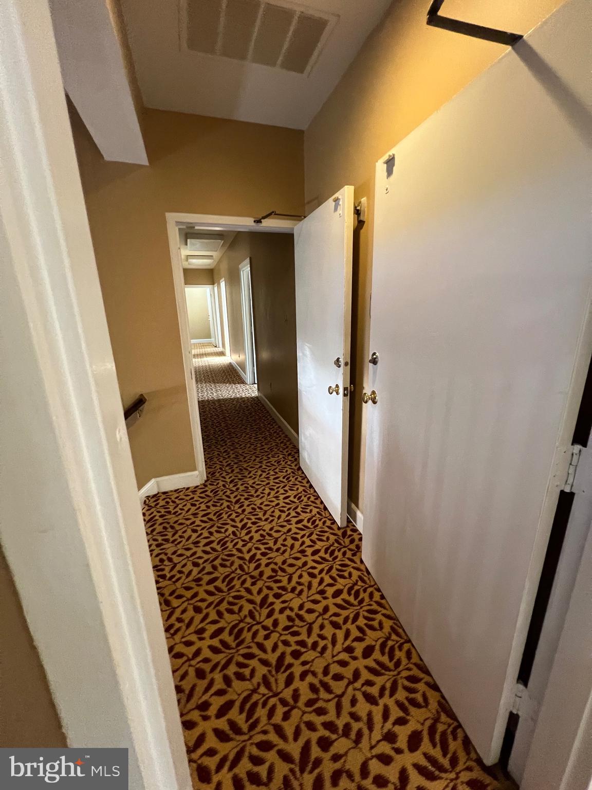 MANCHESTER - Commercial Lease