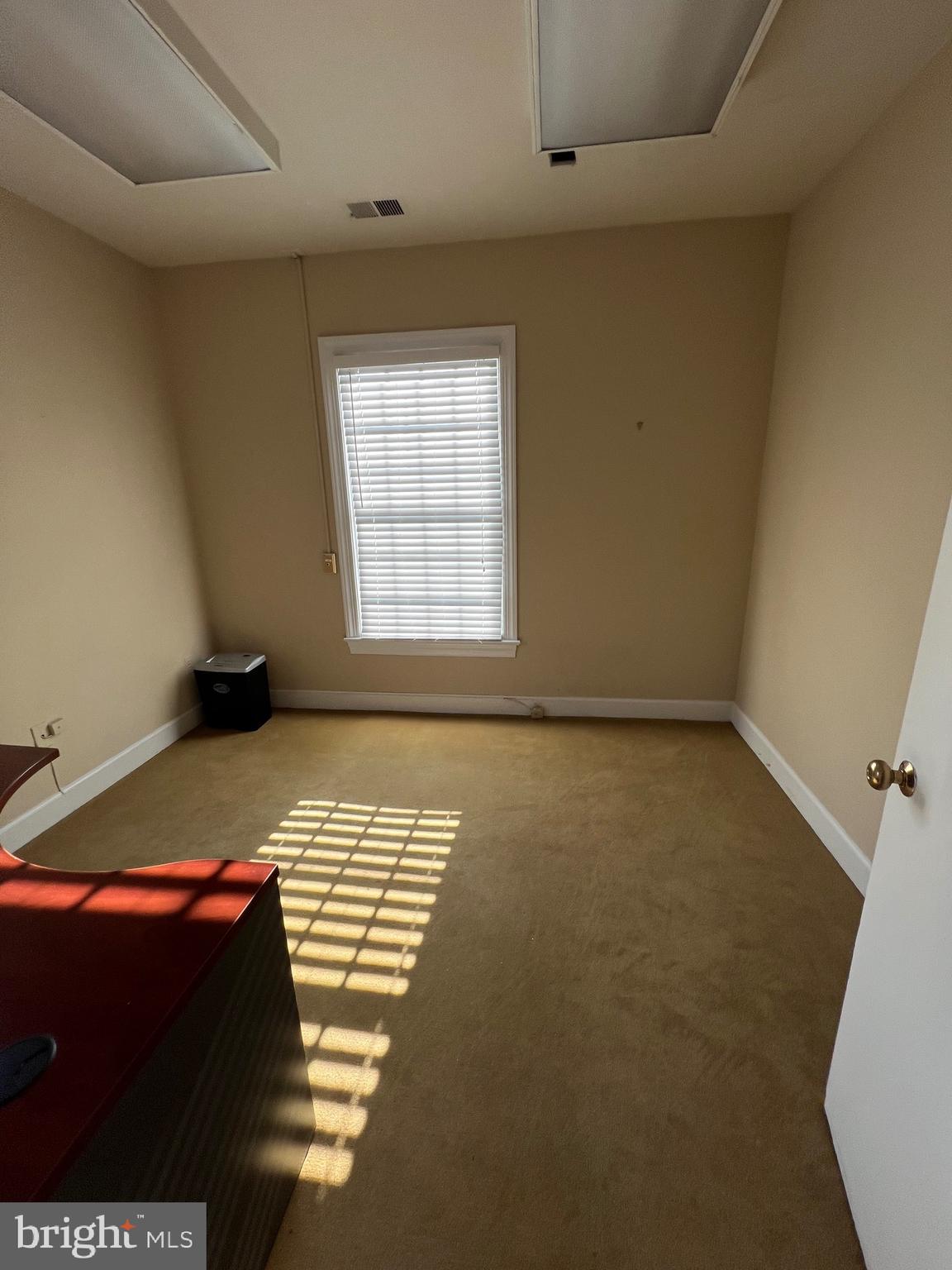 MANCHESTER - Commercial Lease