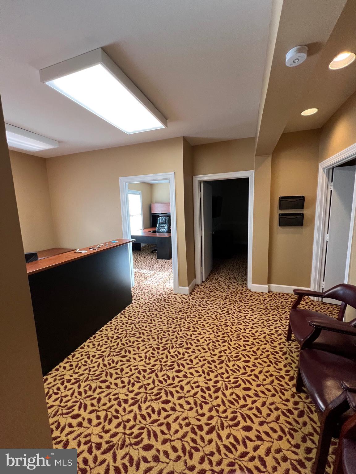 MANCHESTER - Commercial Lease