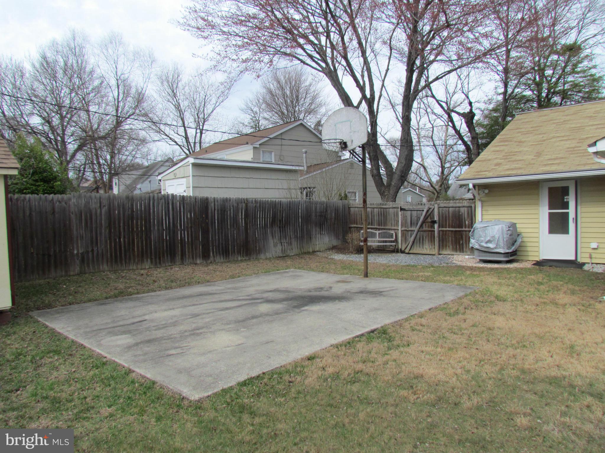 SOMERSET AT BELAIR - Residential