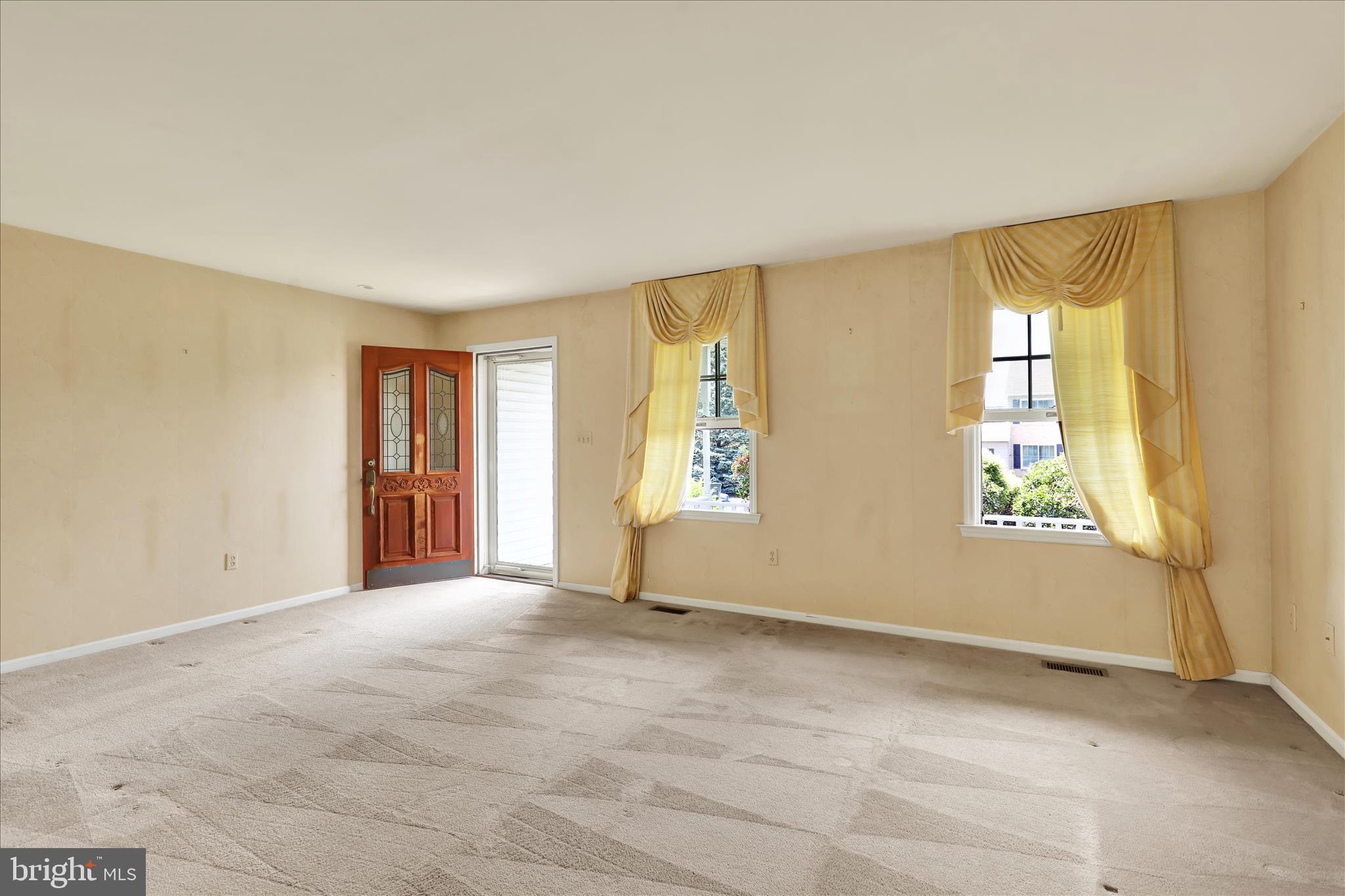 601 MAPLEWOOD DRIVE