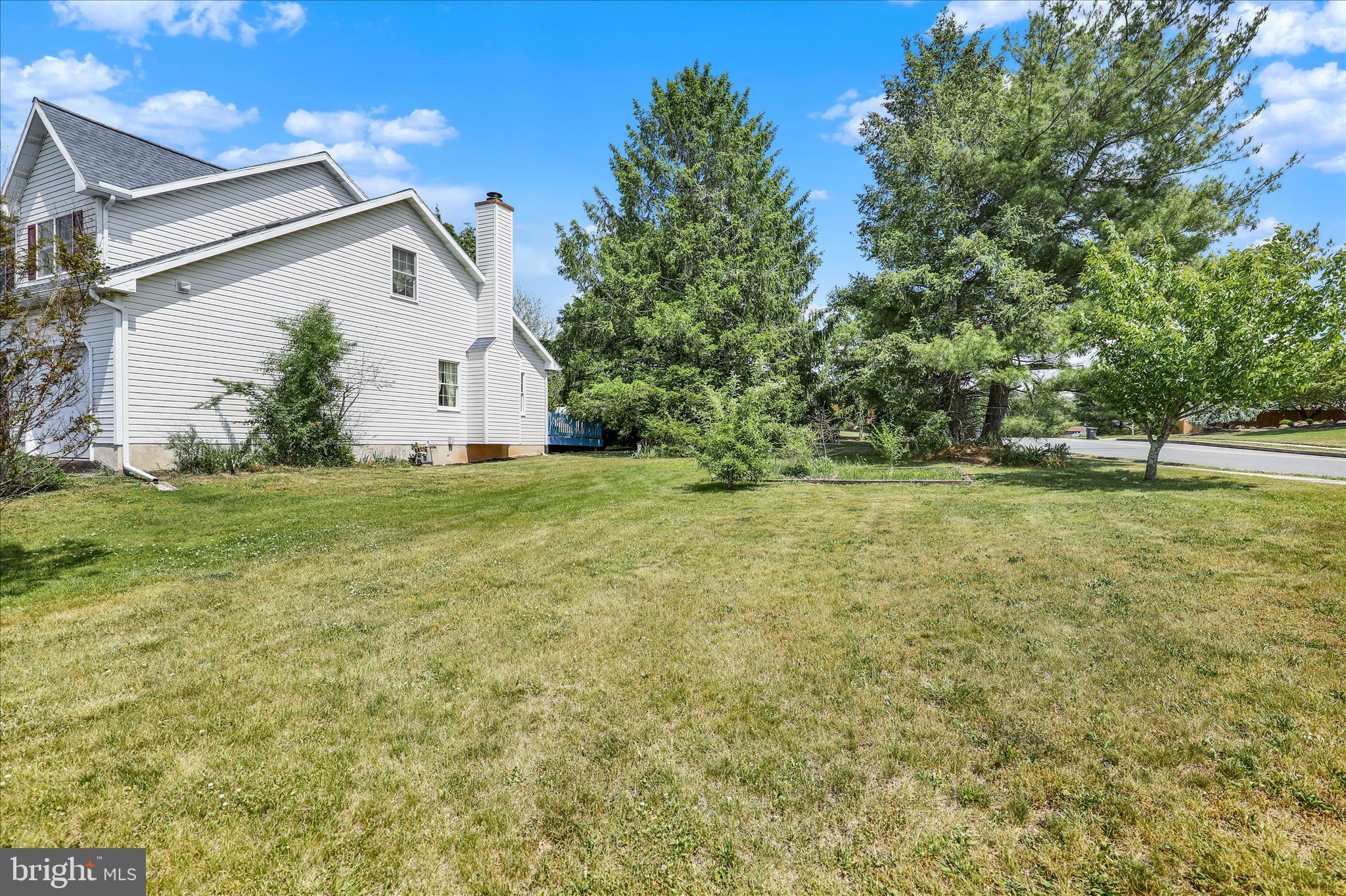 DOUGLAS MEADOWS - Residential