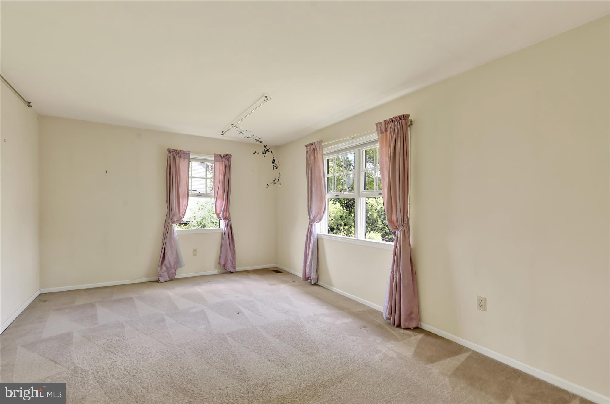 DOUGLAS MEADOWS - Residential