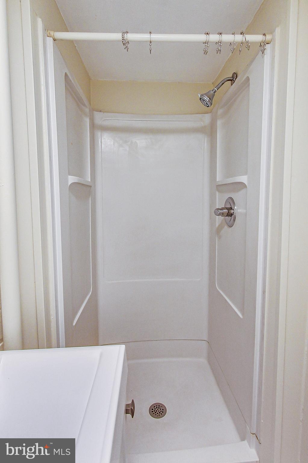 CARROLL KNOLLS - Residential Lease