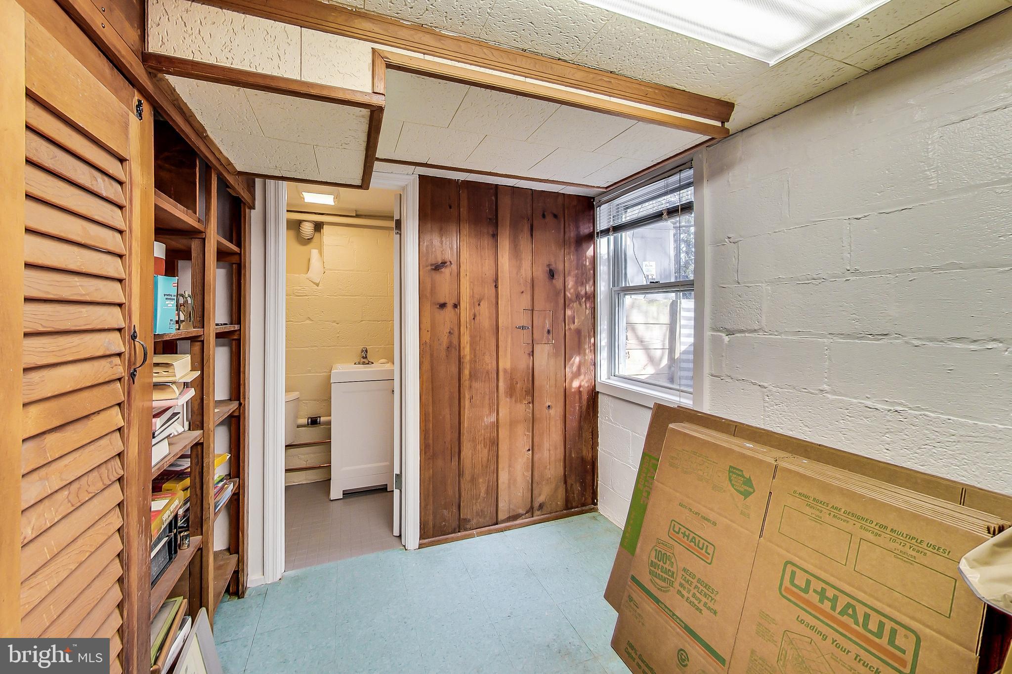 CARROLL KNOLLS - Residential Lease