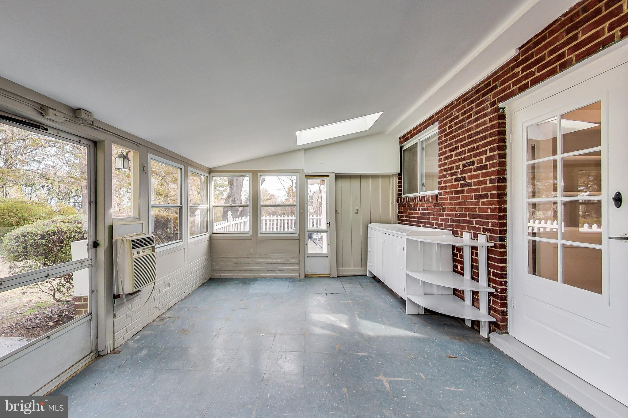 CARROLL KNOLLS - Residential Lease