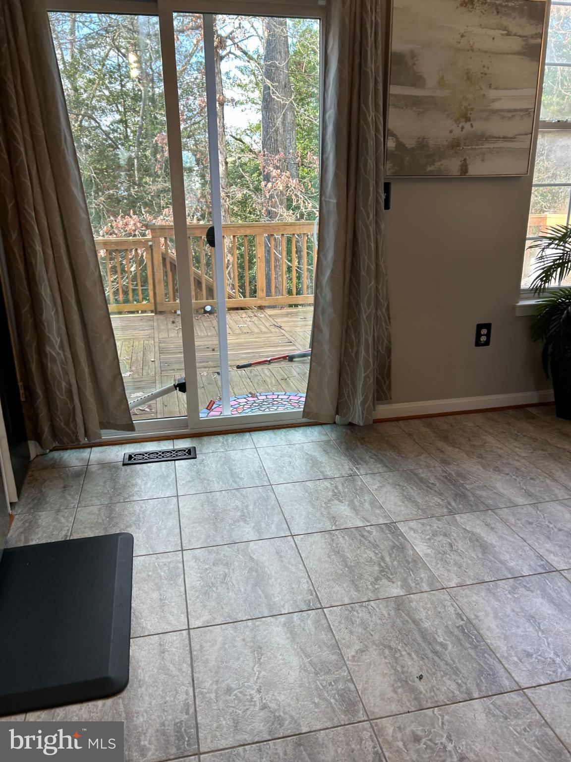 ASPEN WOODS - Residential Lease