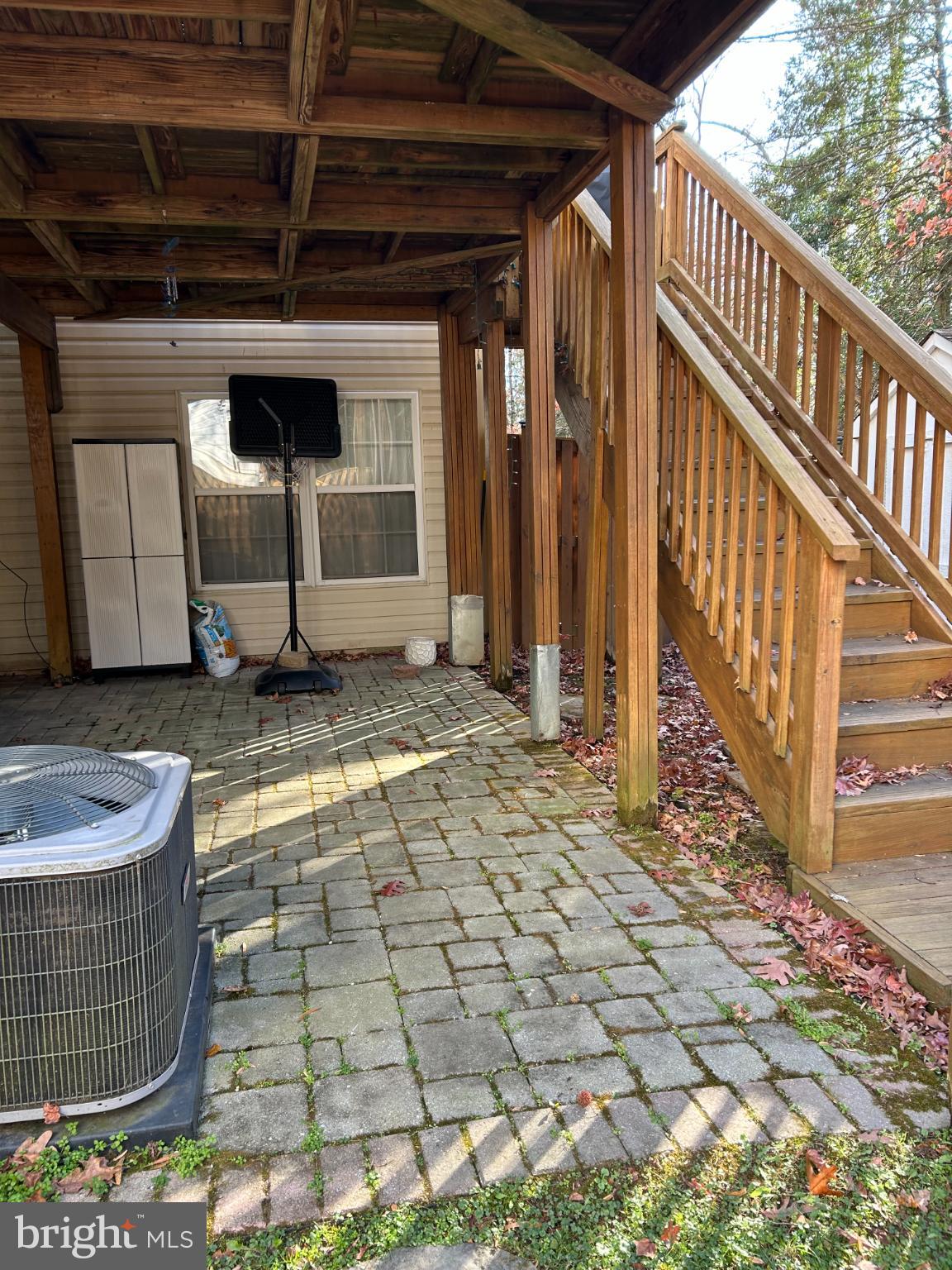 ASPEN WOODS - Residential Lease