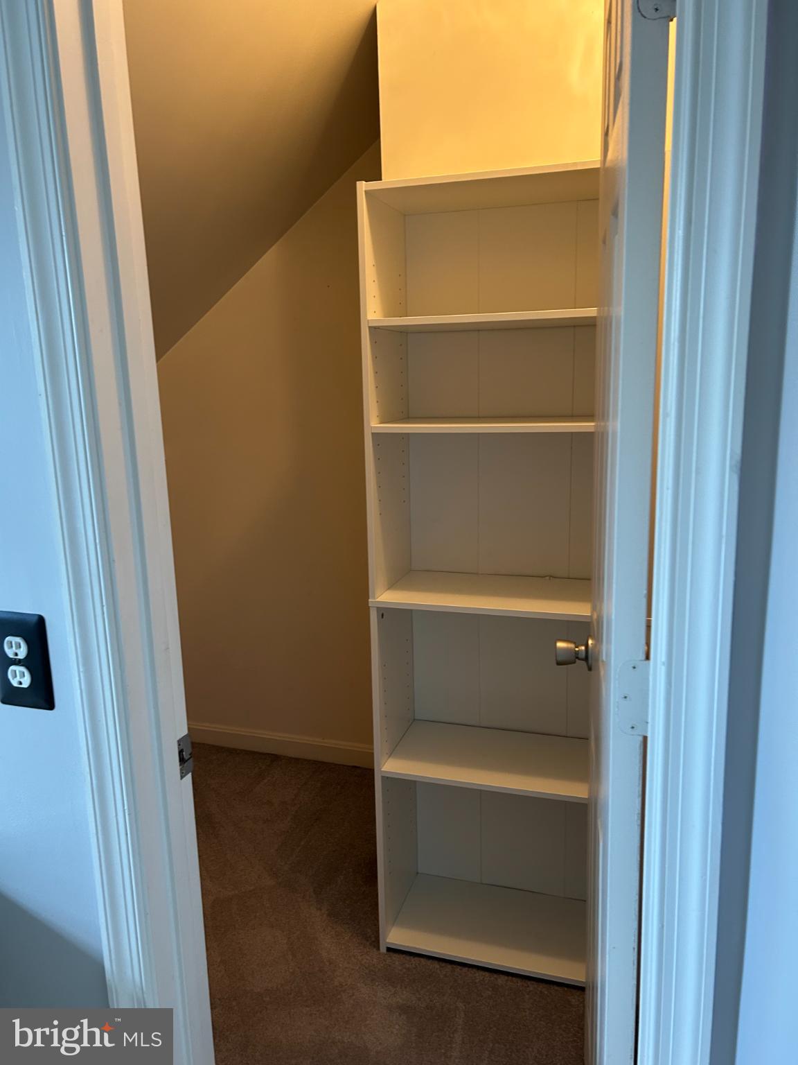 ASPEN WOODS - Residential Lease