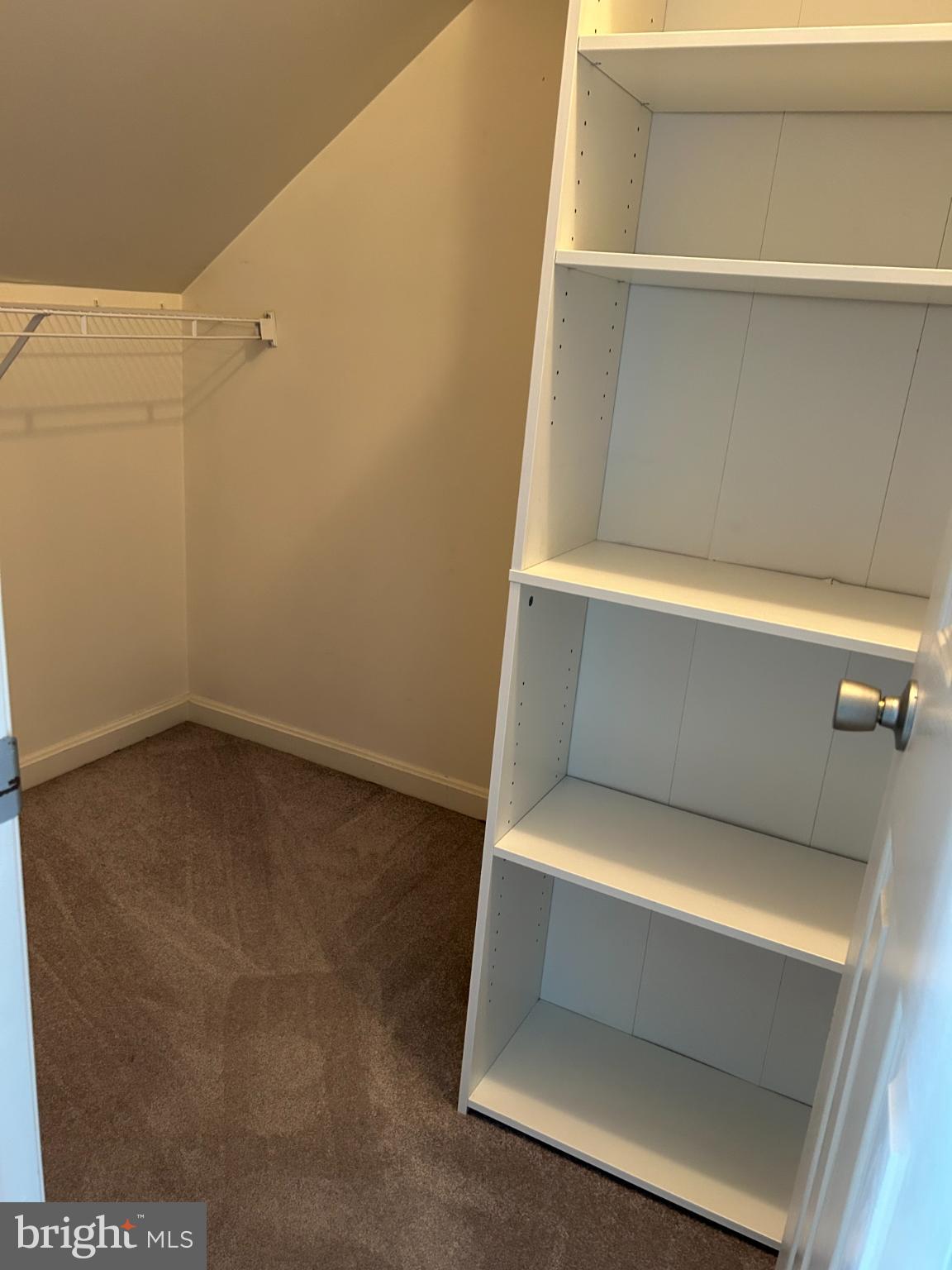 ASPEN WOODS - Residential Lease