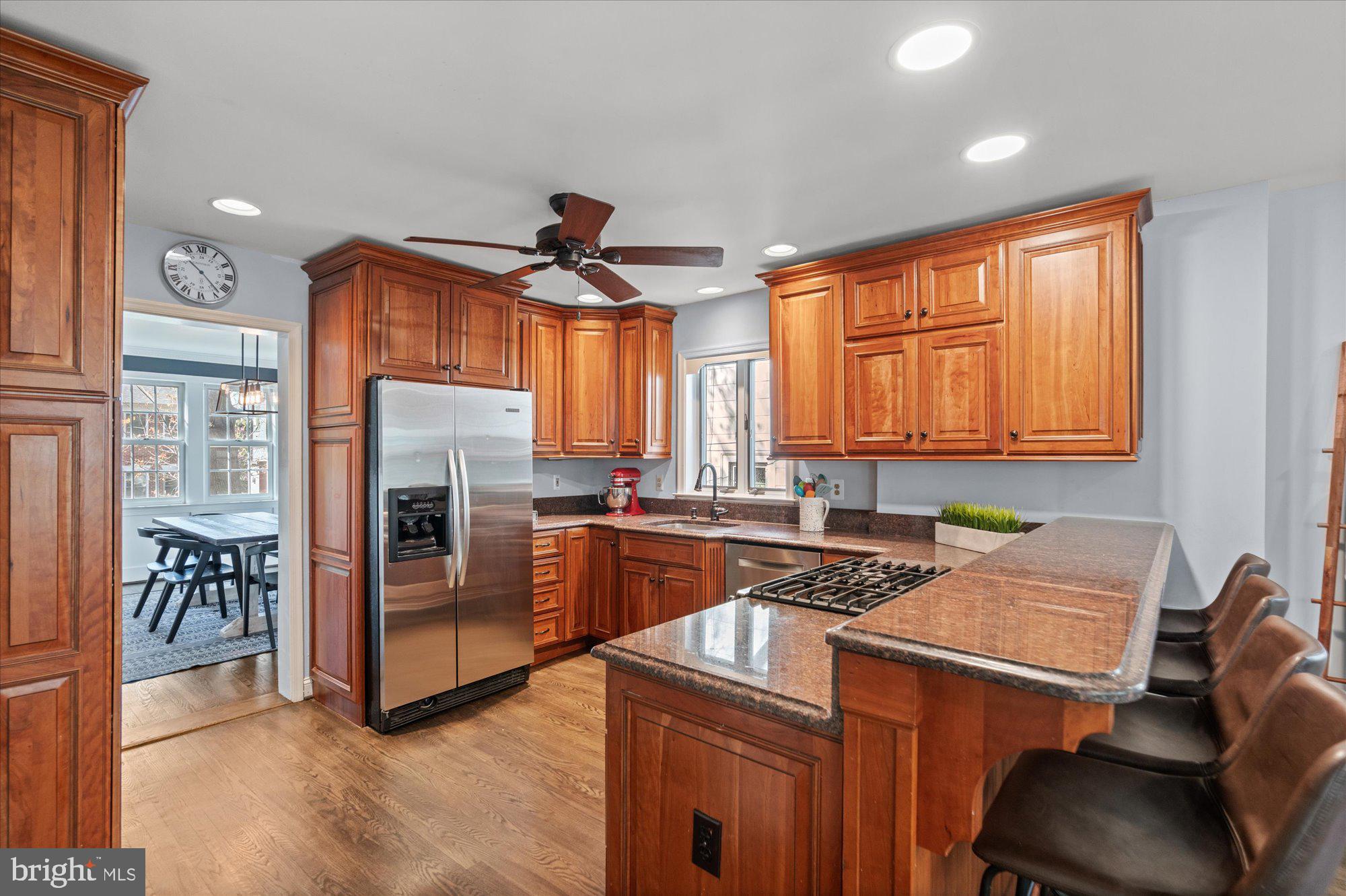 OVER LEE KNOLLS - Residential