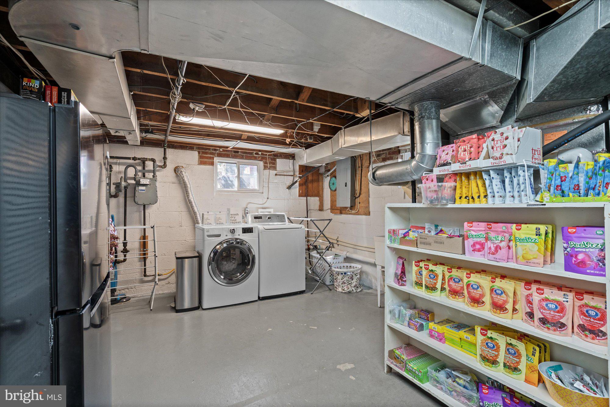 OVER LEE KNOLLS - Residential