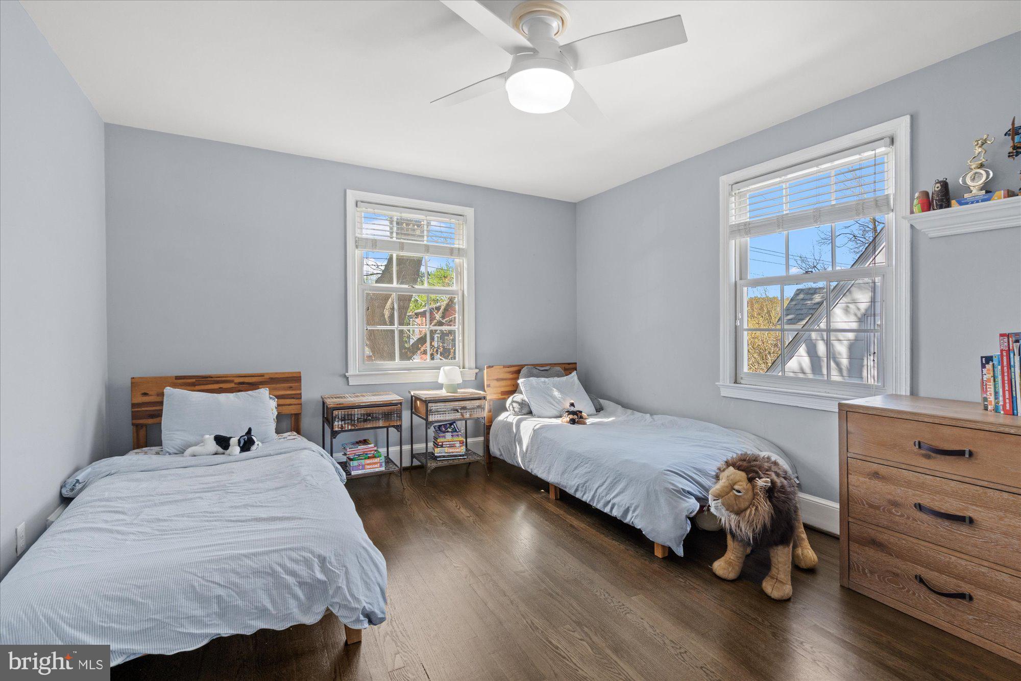 OVER LEE KNOLLS - Residential