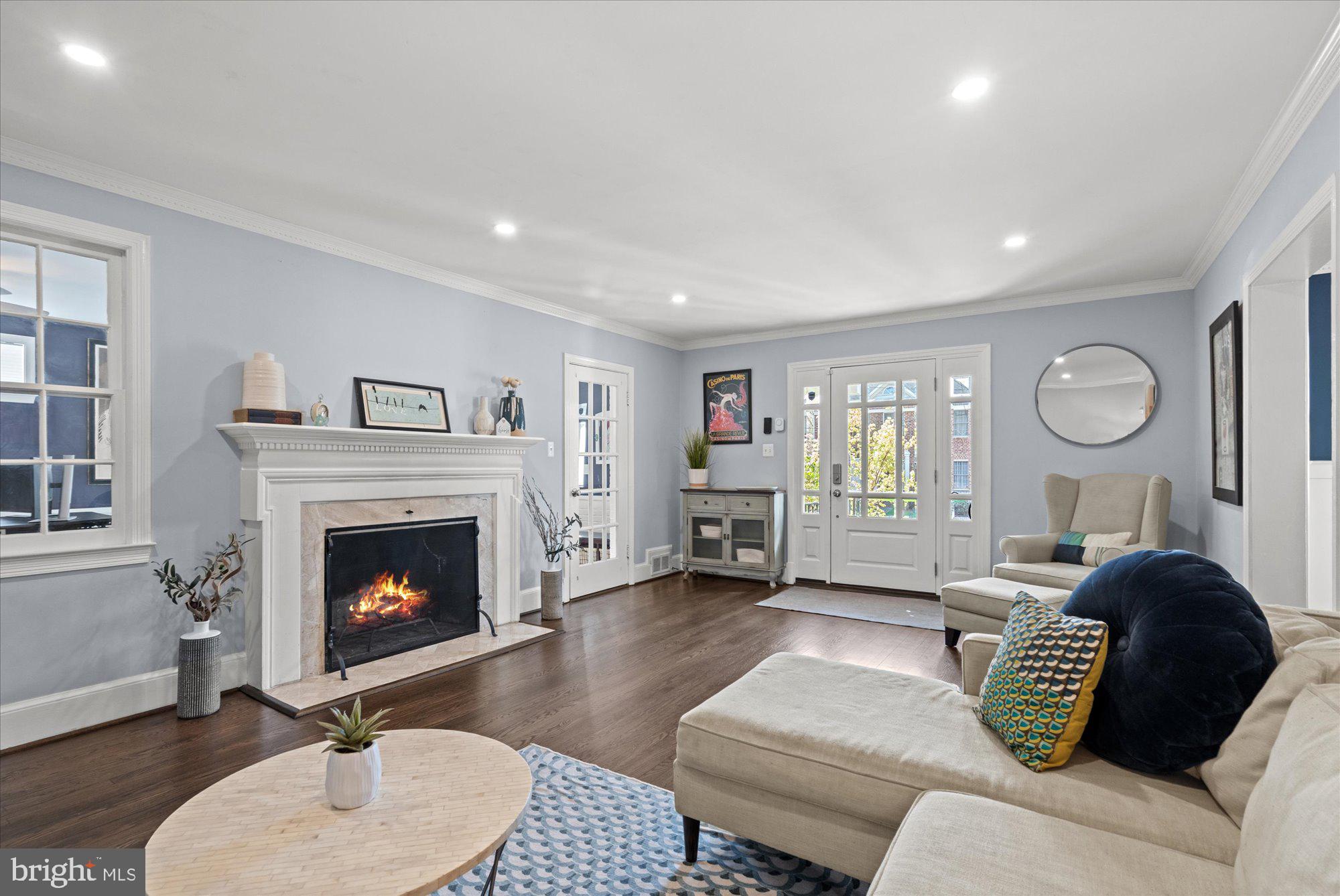 OVER LEE KNOLLS - Residential