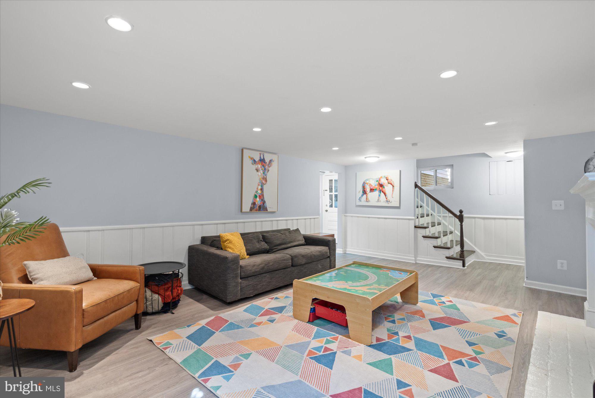 OVER LEE KNOLLS - Residential