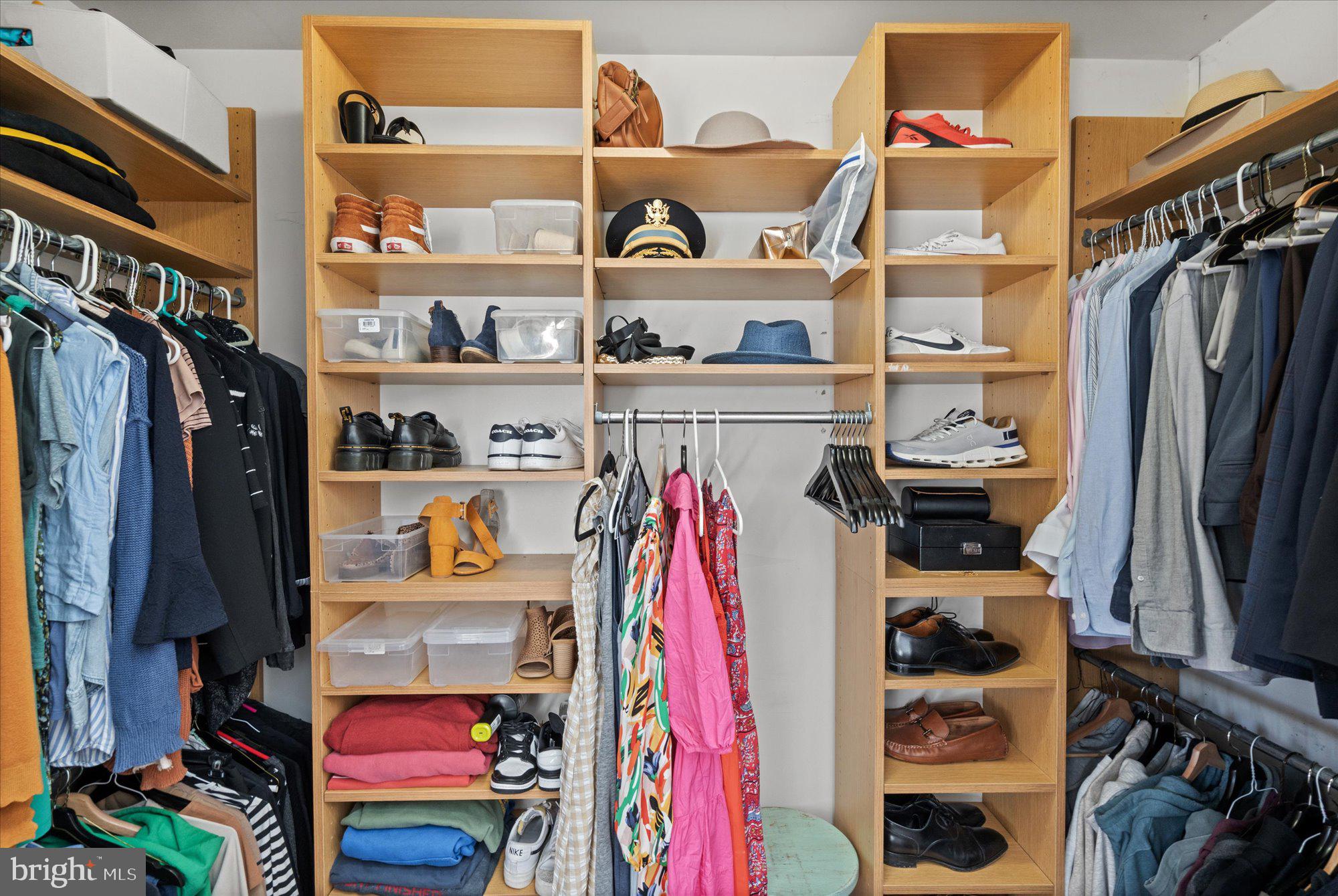 OVER LEE KNOLLS - Residential