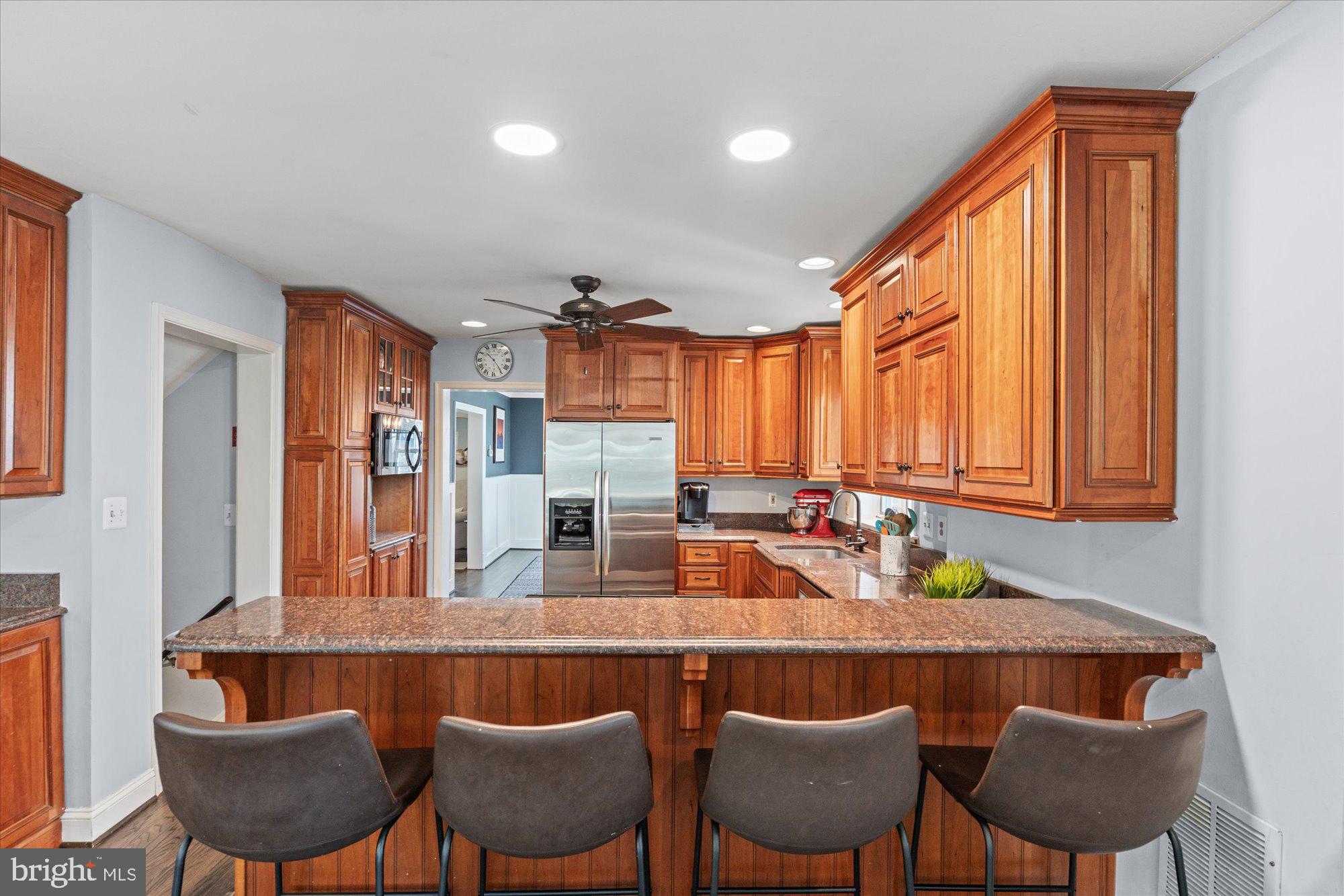 OVER LEE KNOLLS - Residential