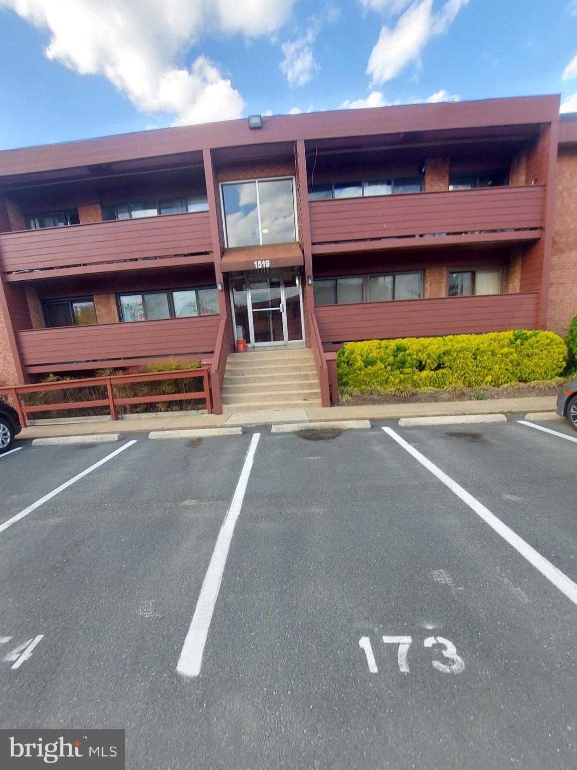 1519 S GEORGE MASON DRIVE S 21