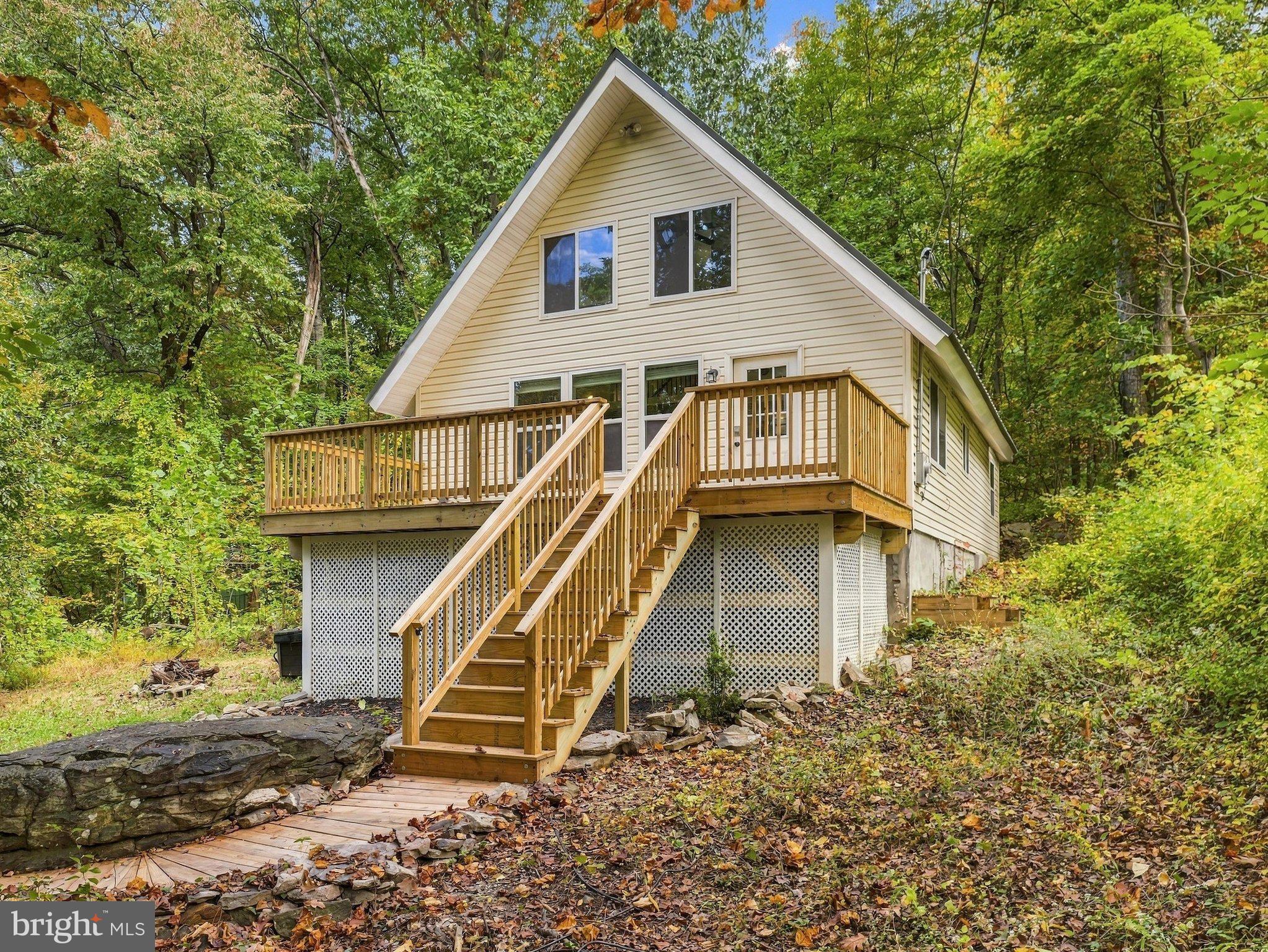 122 RED MAPLE LANE