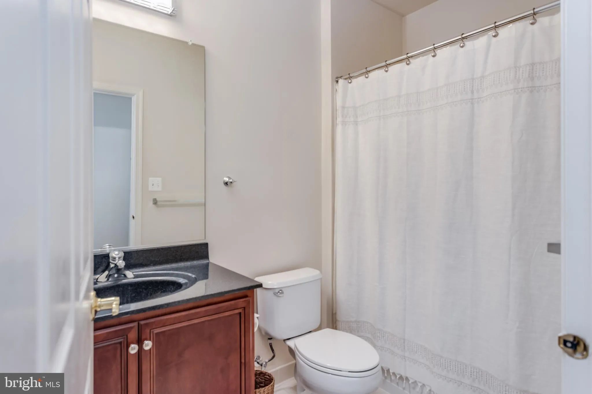 Winchester, Virginia 22602, United States, 4 Bedrooms Bedrooms, ,5 BathroomsBathrooms,Residential,Pending,7240