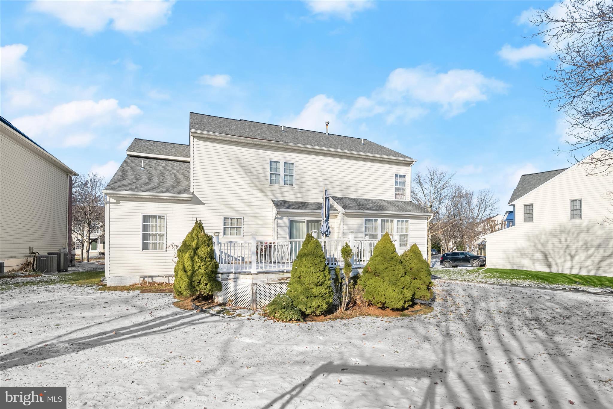 VILLAGE OF LONG REACH - Residential