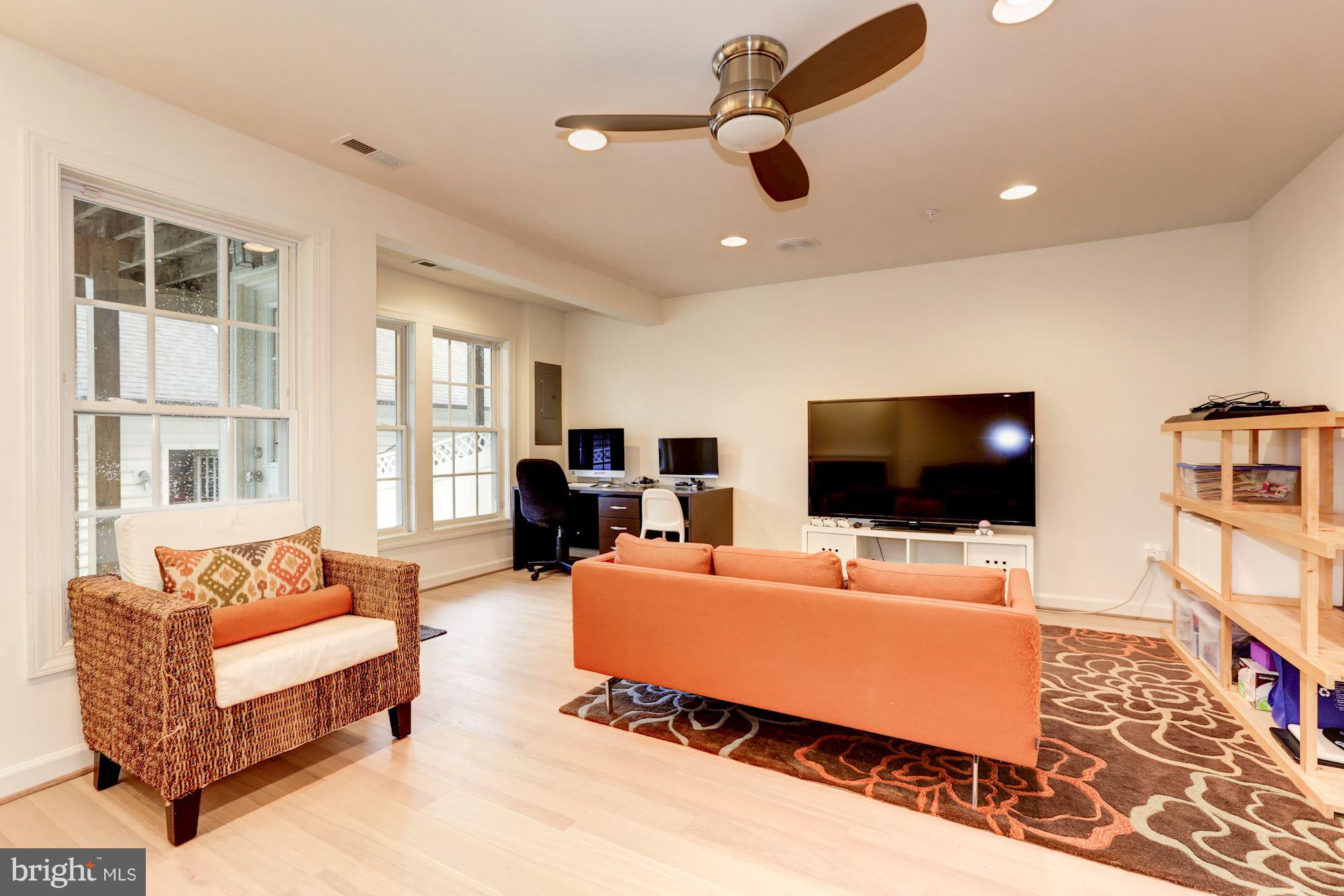 LAKELANDS - Residential Lease