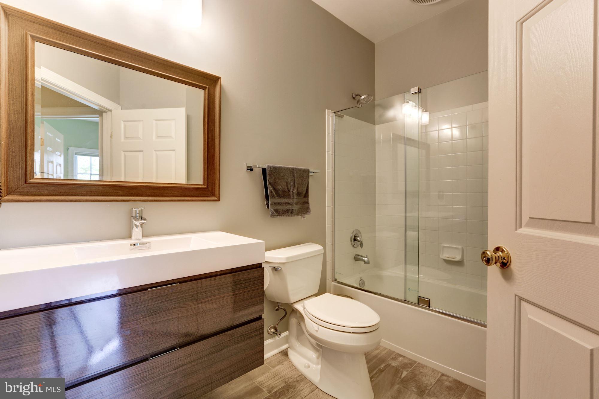 LAKELANDS - Residential Lease