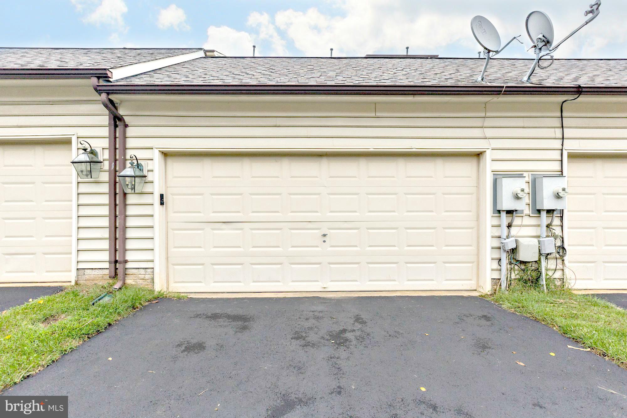 LAKELANDS - Residential Lease