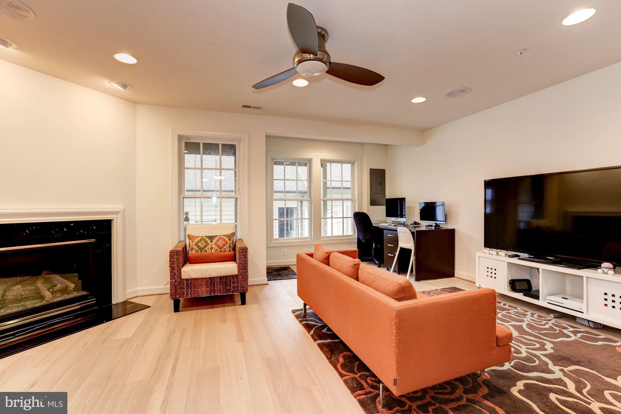 LAKELANDS - Residential Lease