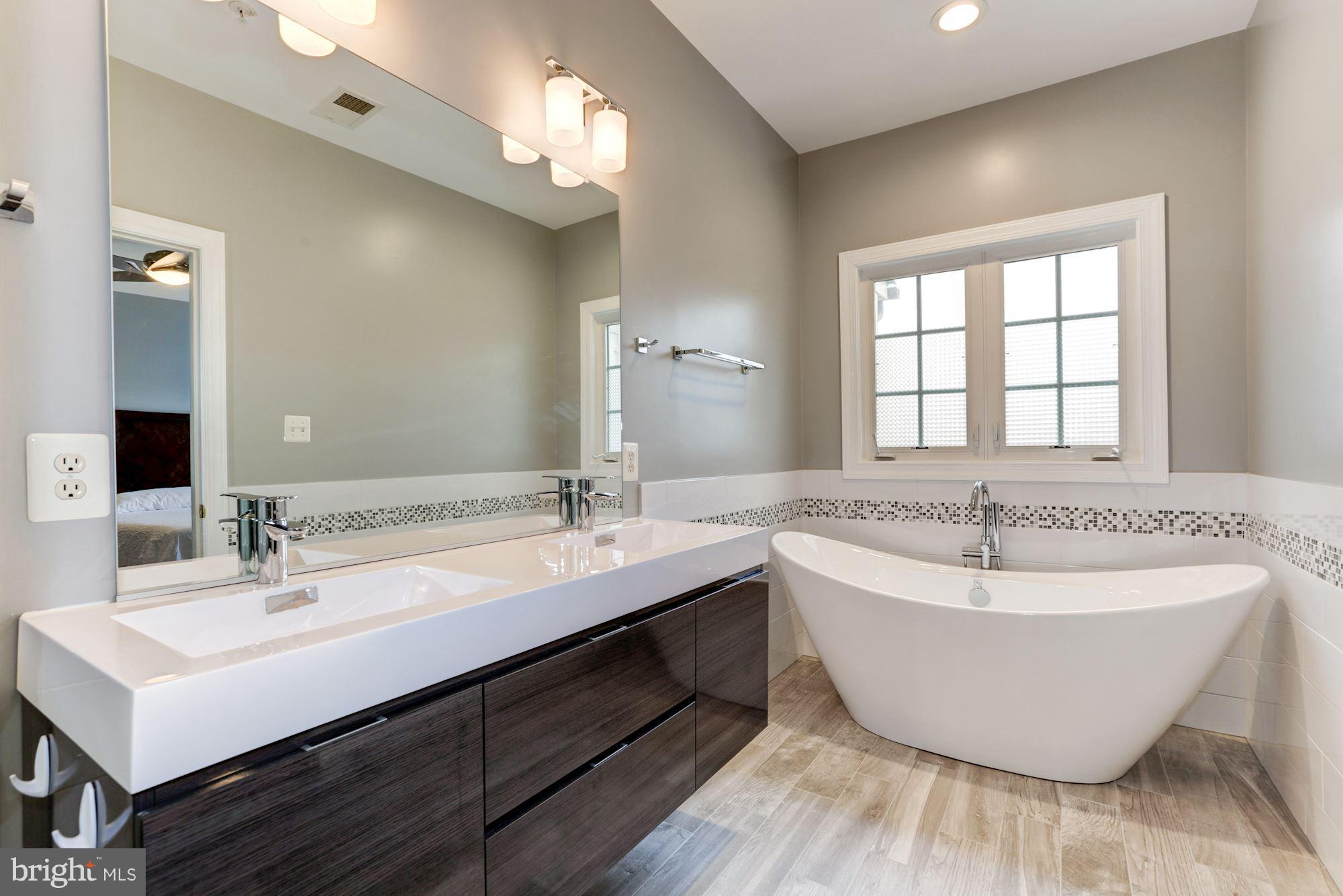 LAKELANDS - Residential Lease