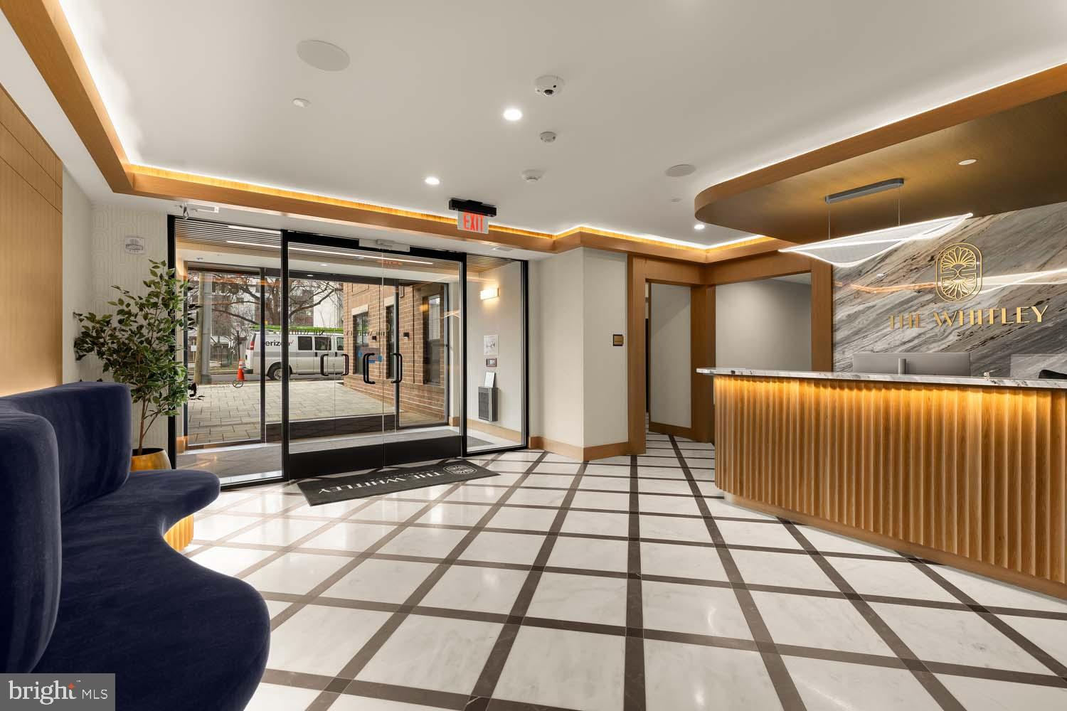 811 N COLUMBUS STREET 102