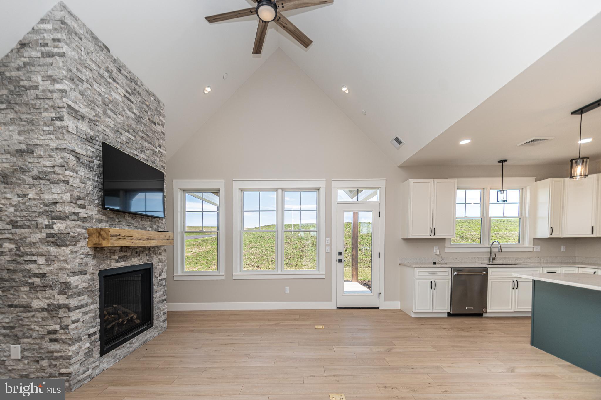 GRANTSVILLE - Residential