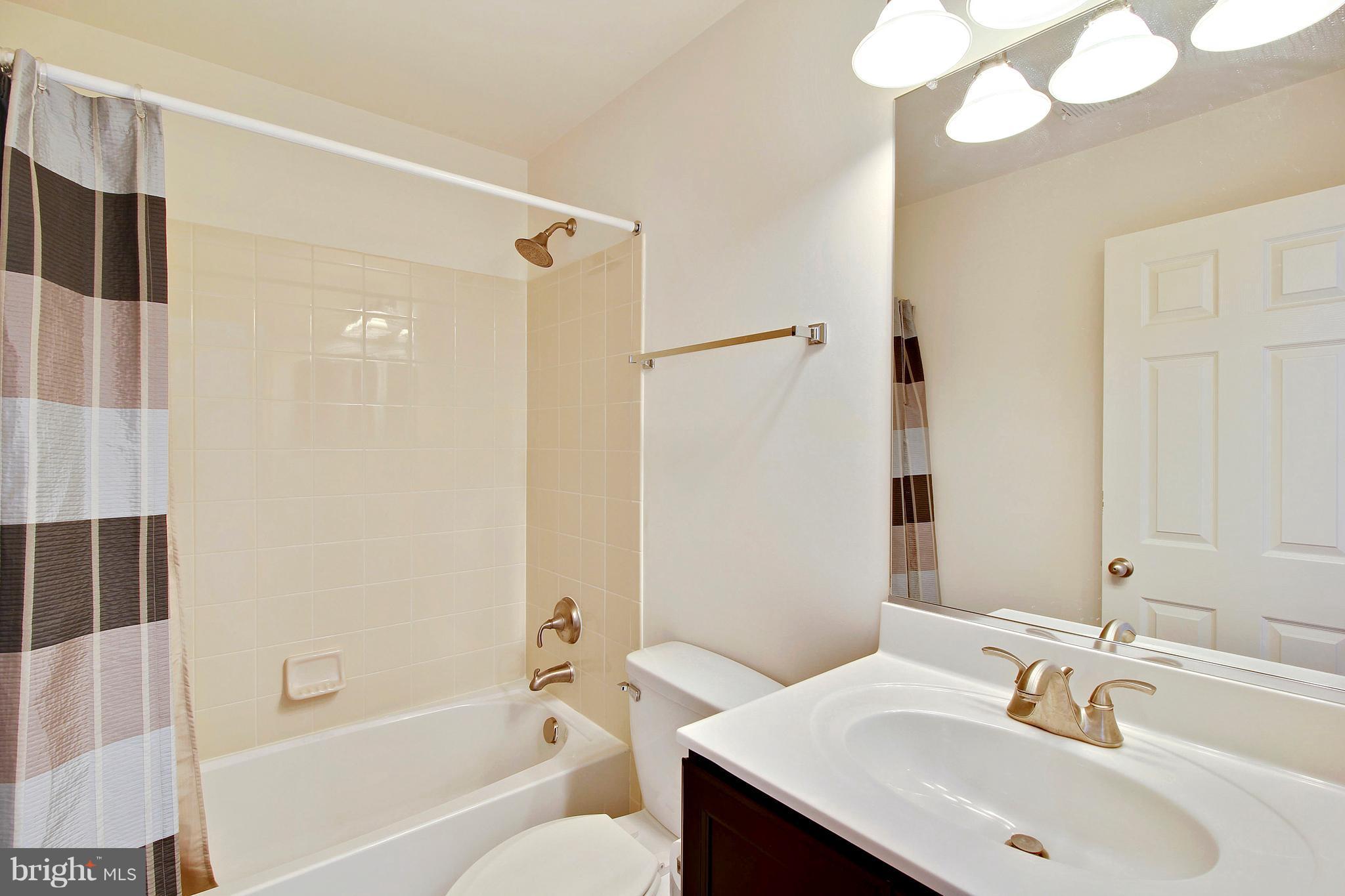 ROYAL OAKS - Residential