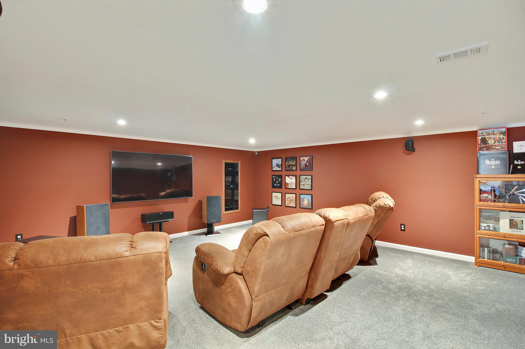 ROYAL OAKS - Residential