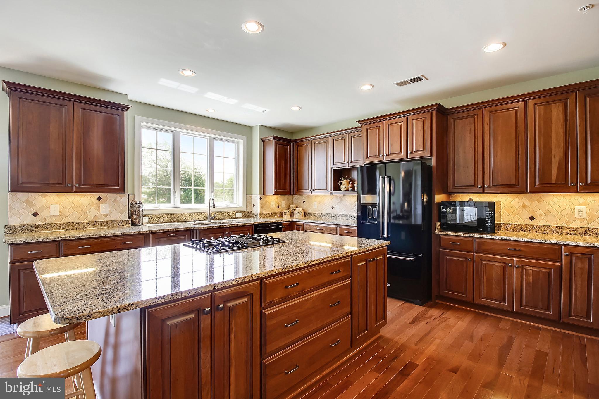 ROYAL OAKS - Residential