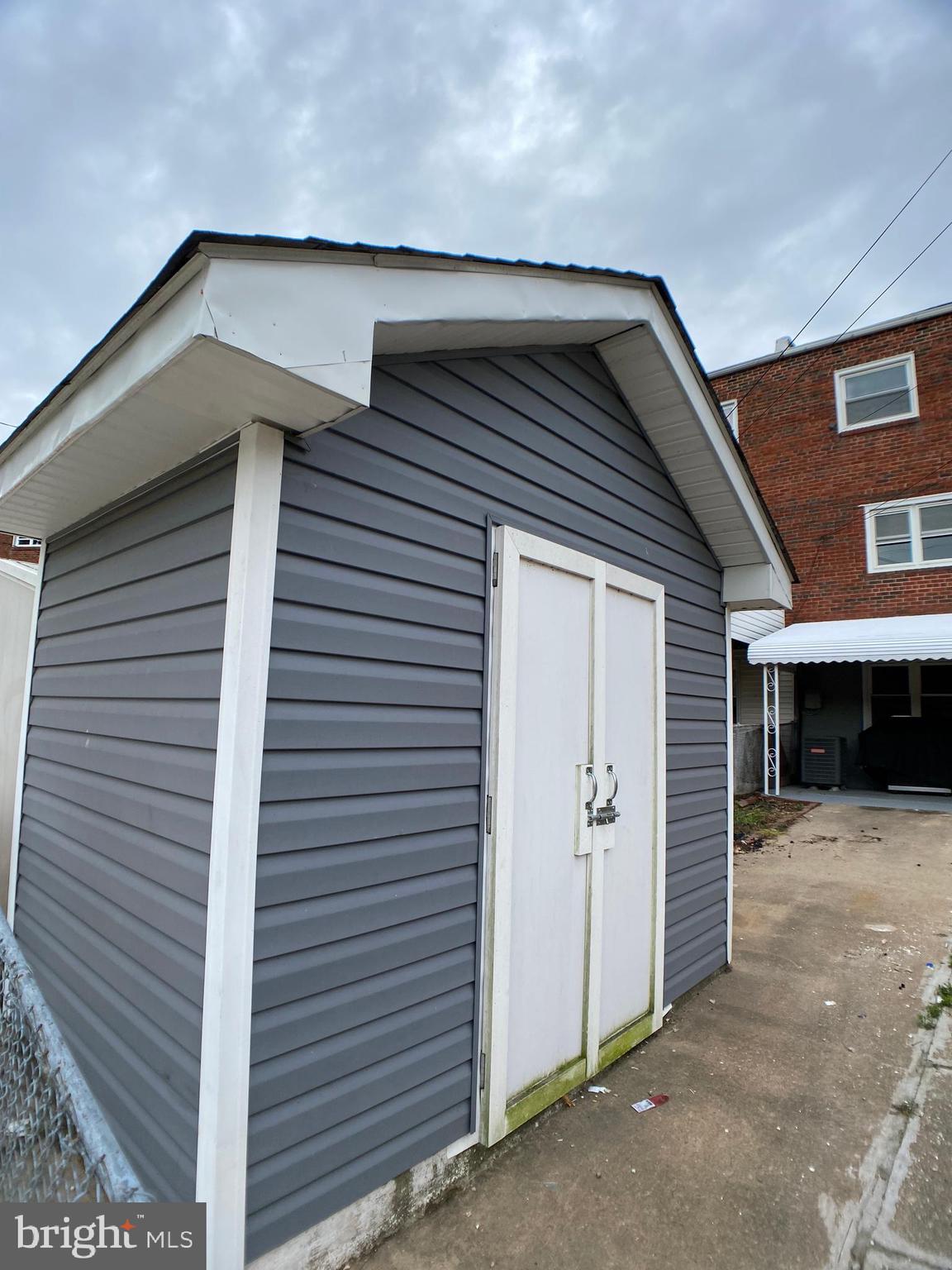 EASTFIELD - Residential Lease