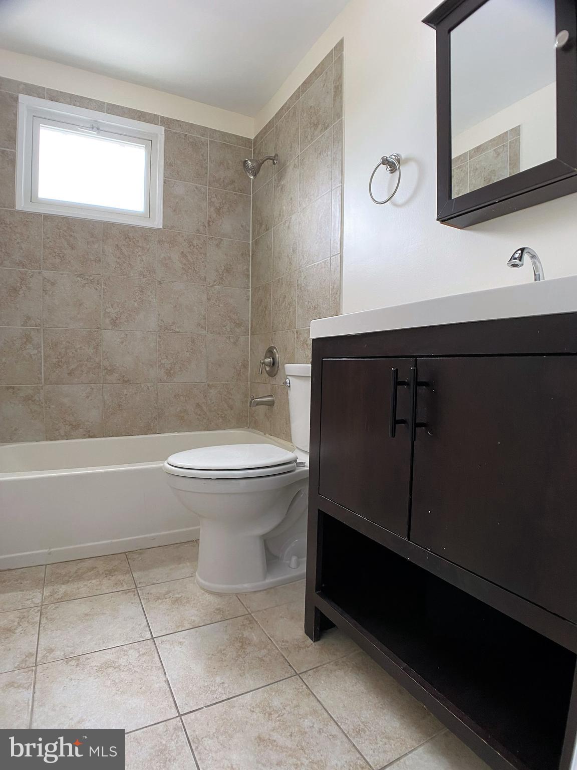 EASTFIELD - Residential Lease