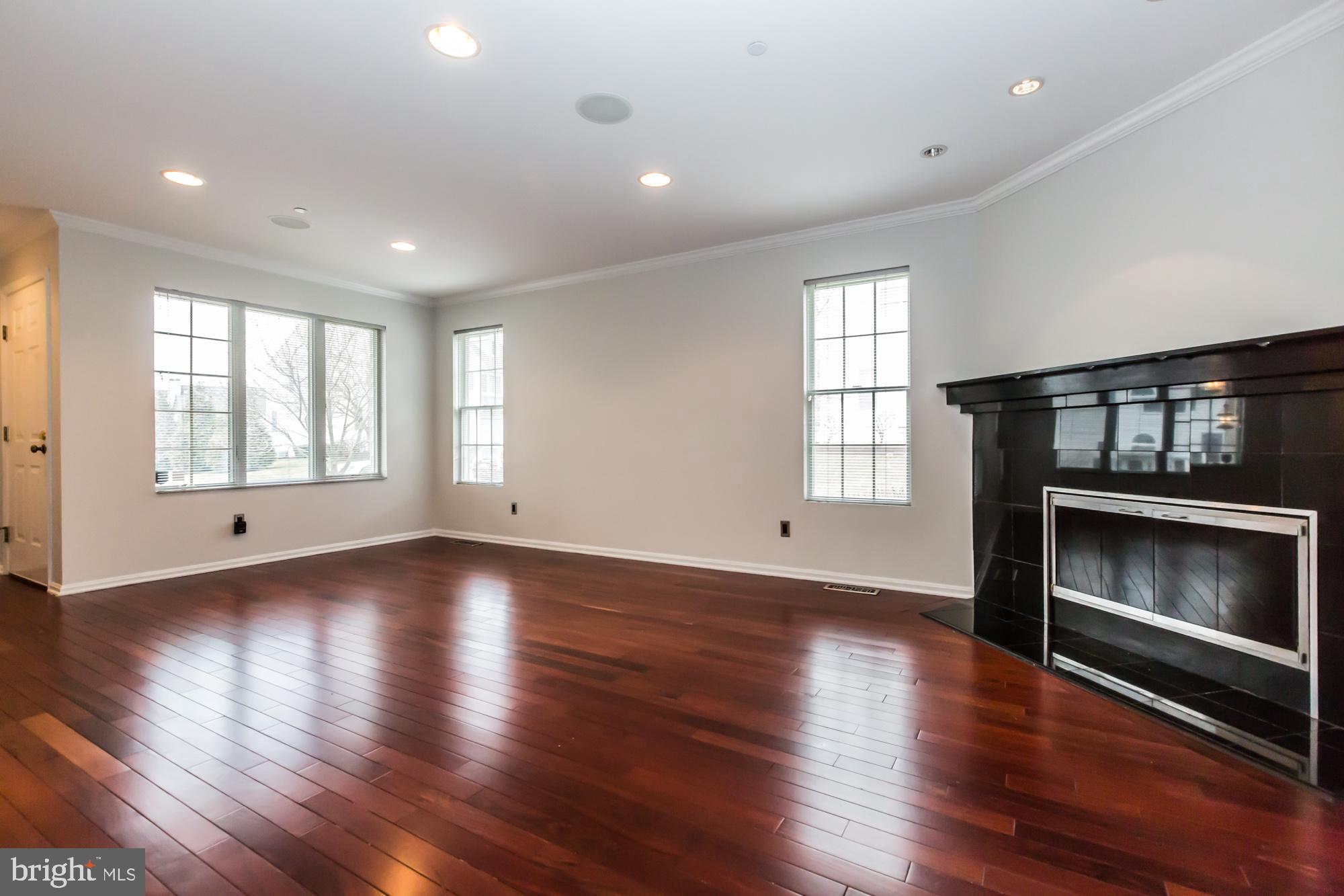 331 BRISTOL CIRCLE