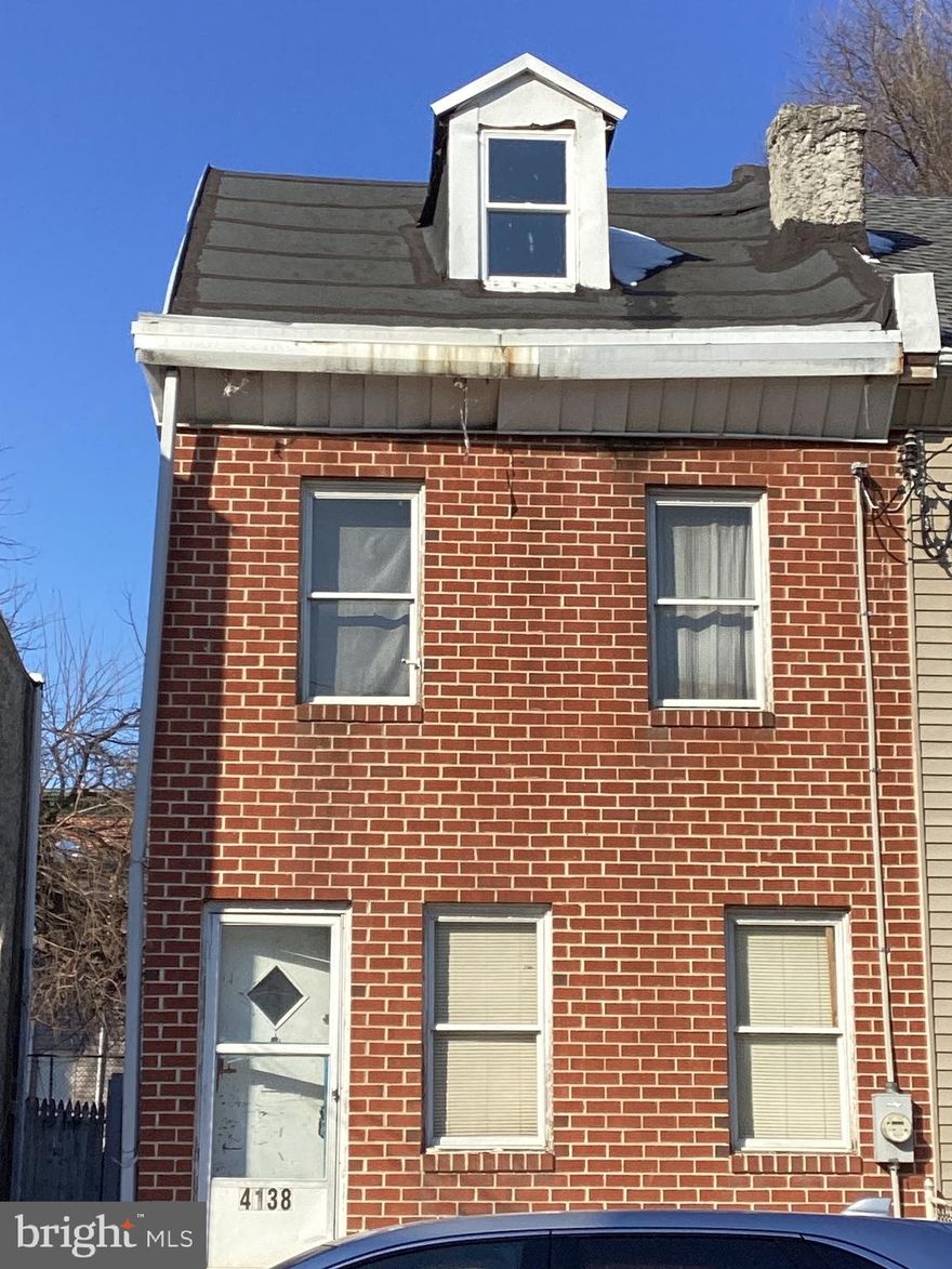 Investor Alert! Located in the middle of the block with a breeze way. Nice size yard fully fenced in. Great location three blocks from I-95 and public transportation.