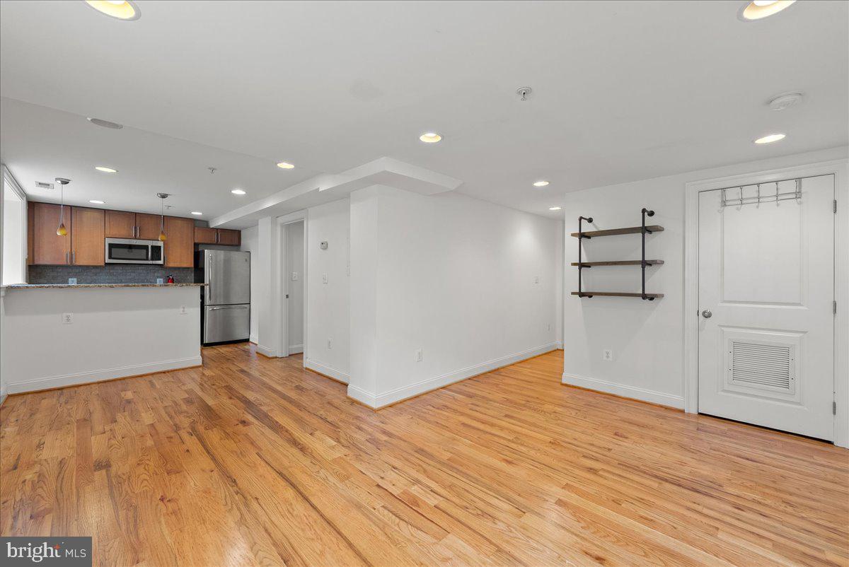 739 NEWTON PLACE NW T1