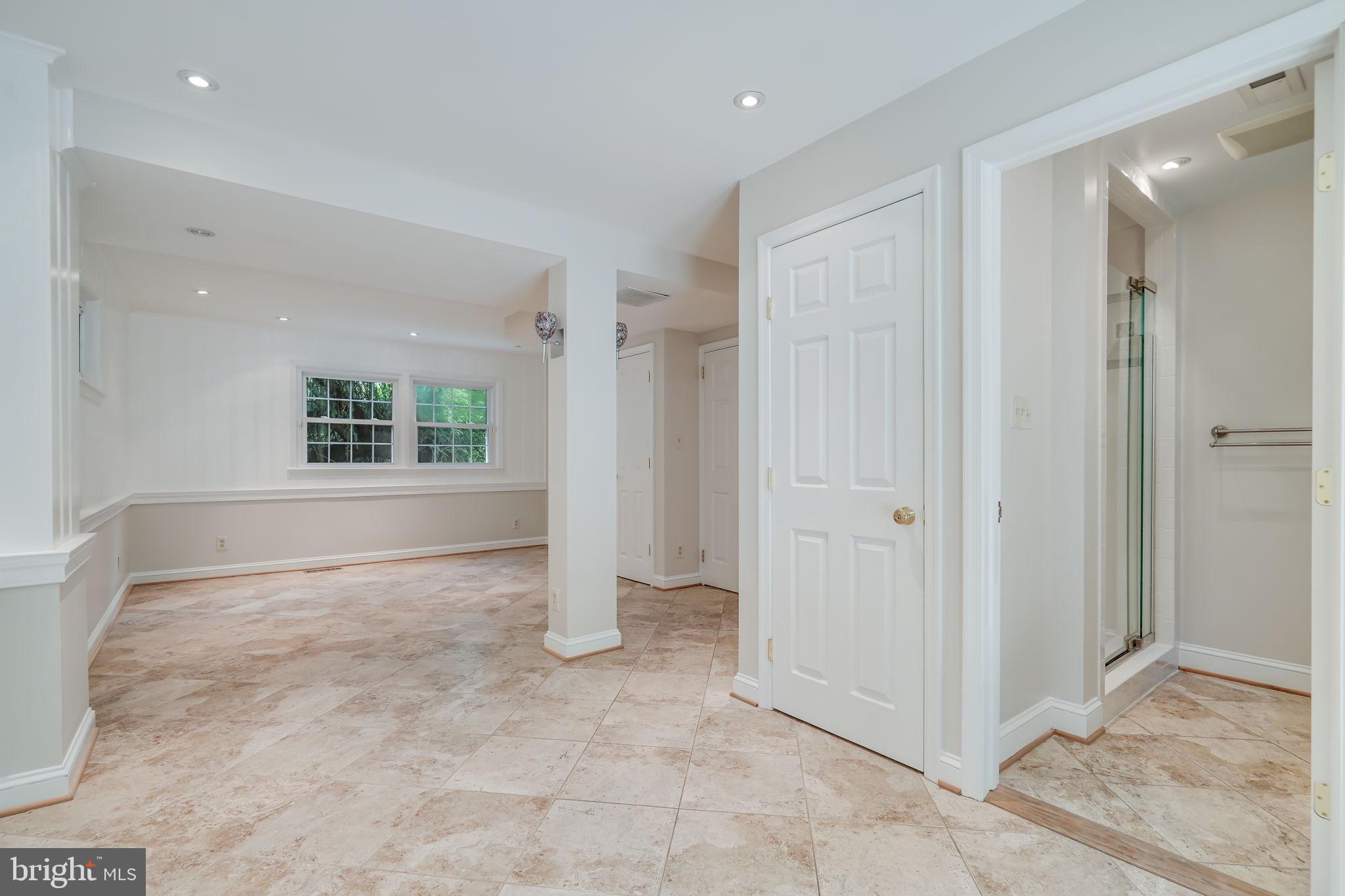 IDYLWOOD KNOLL - Residential