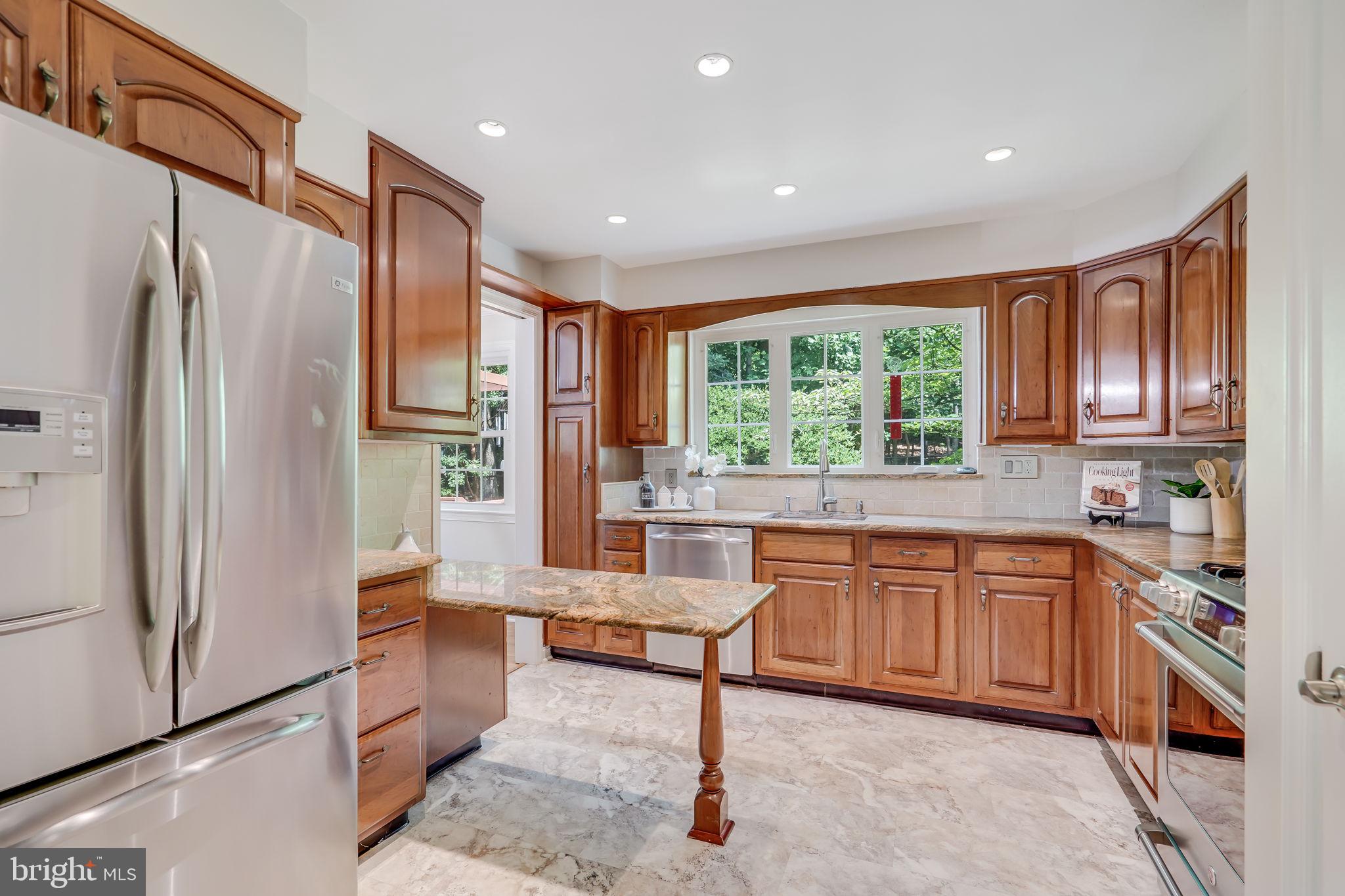 IDYLWOOD KNOLL - Residential