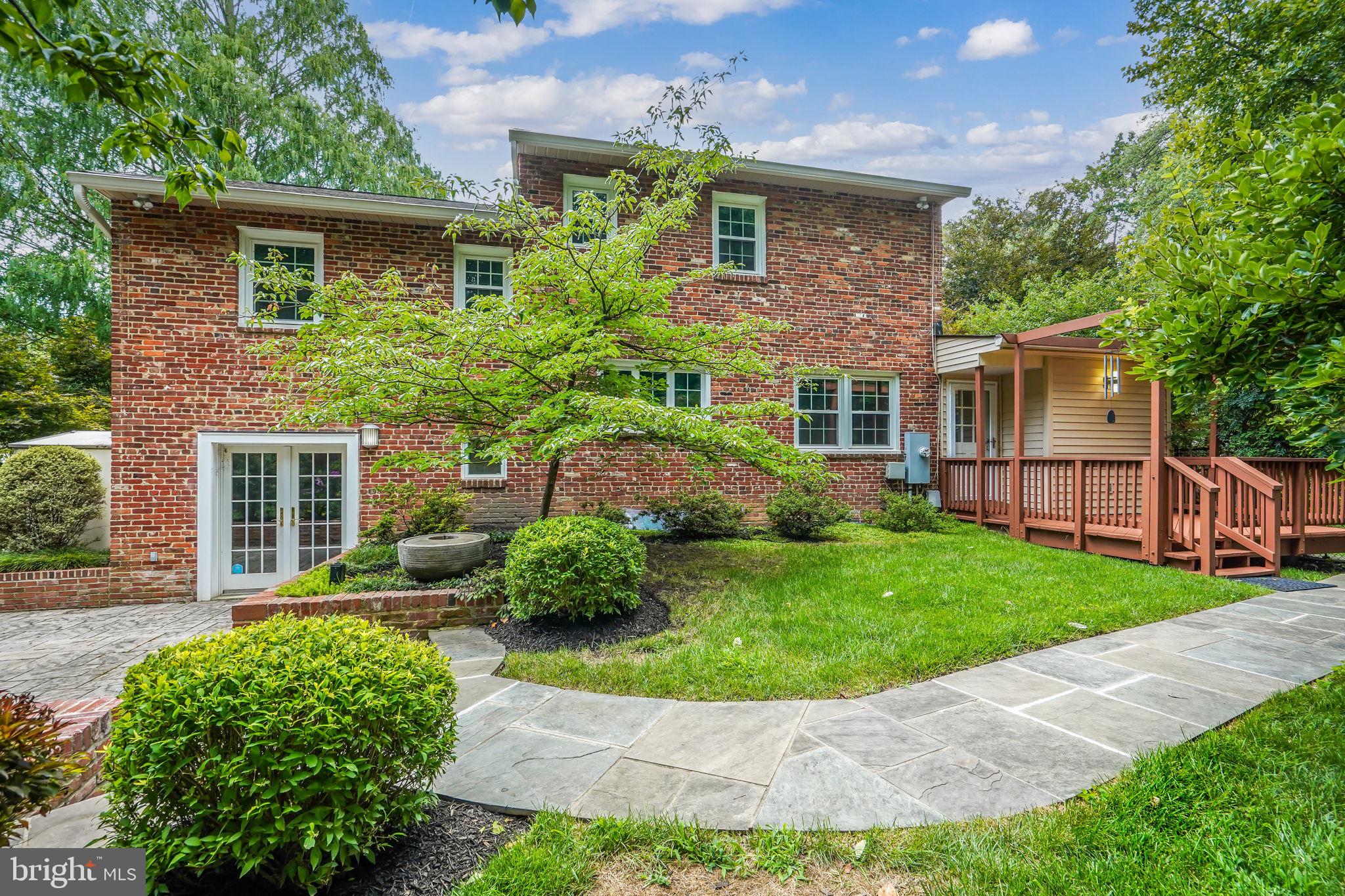 IDYLWOOD KNOLL - Residential