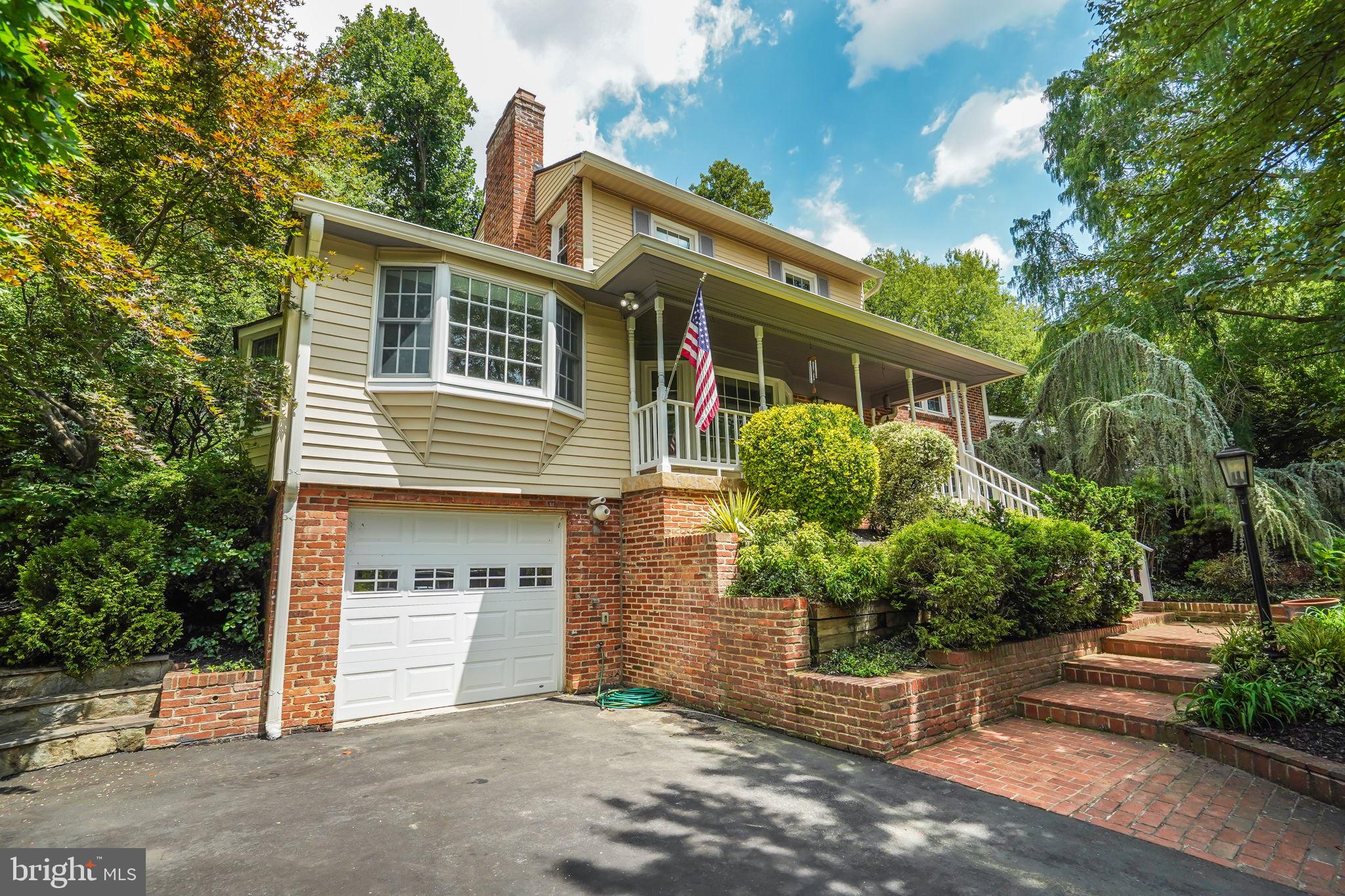 IDYLWOOD KNOLL - Residential