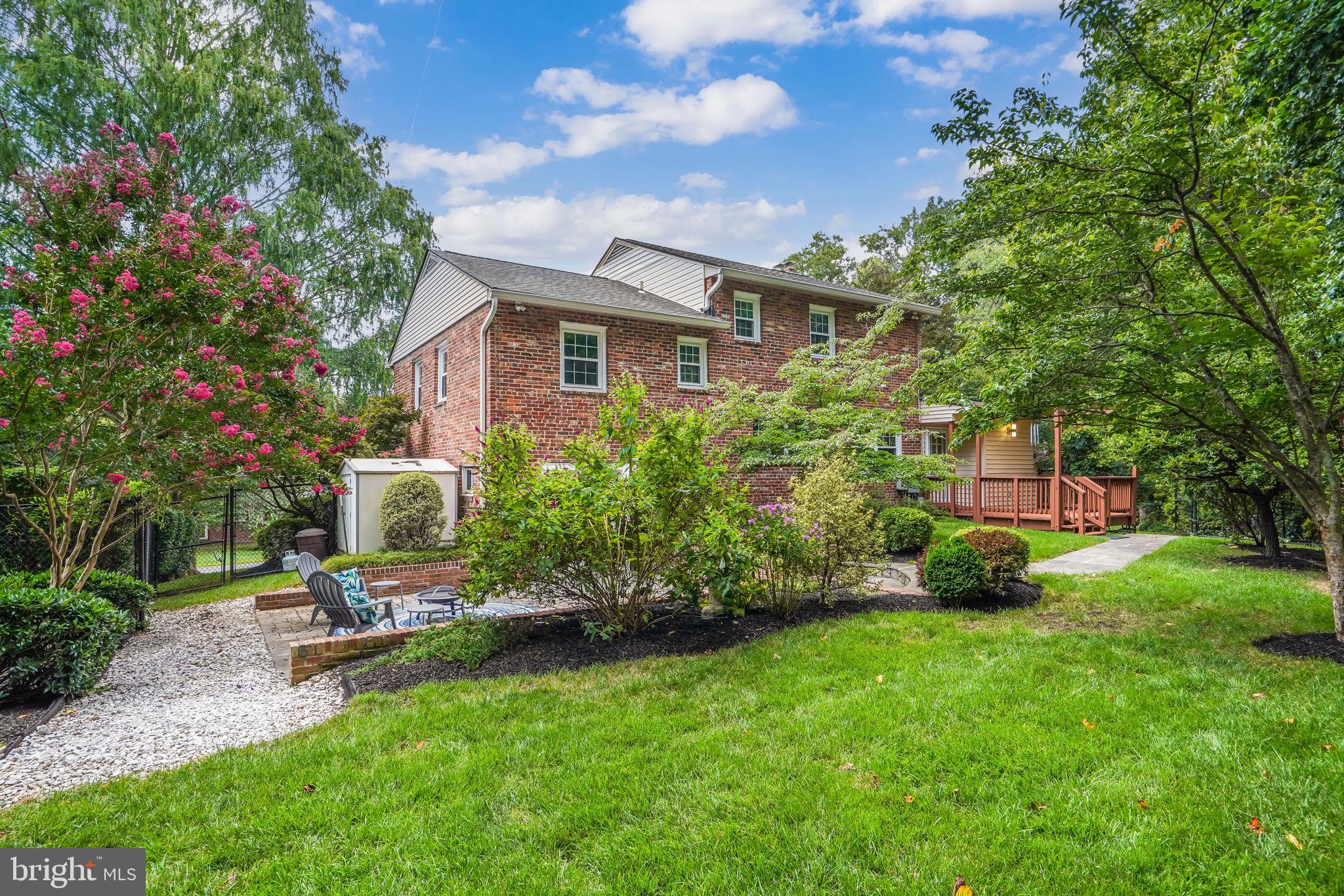 IDYLWOOD KNOLL - Residential