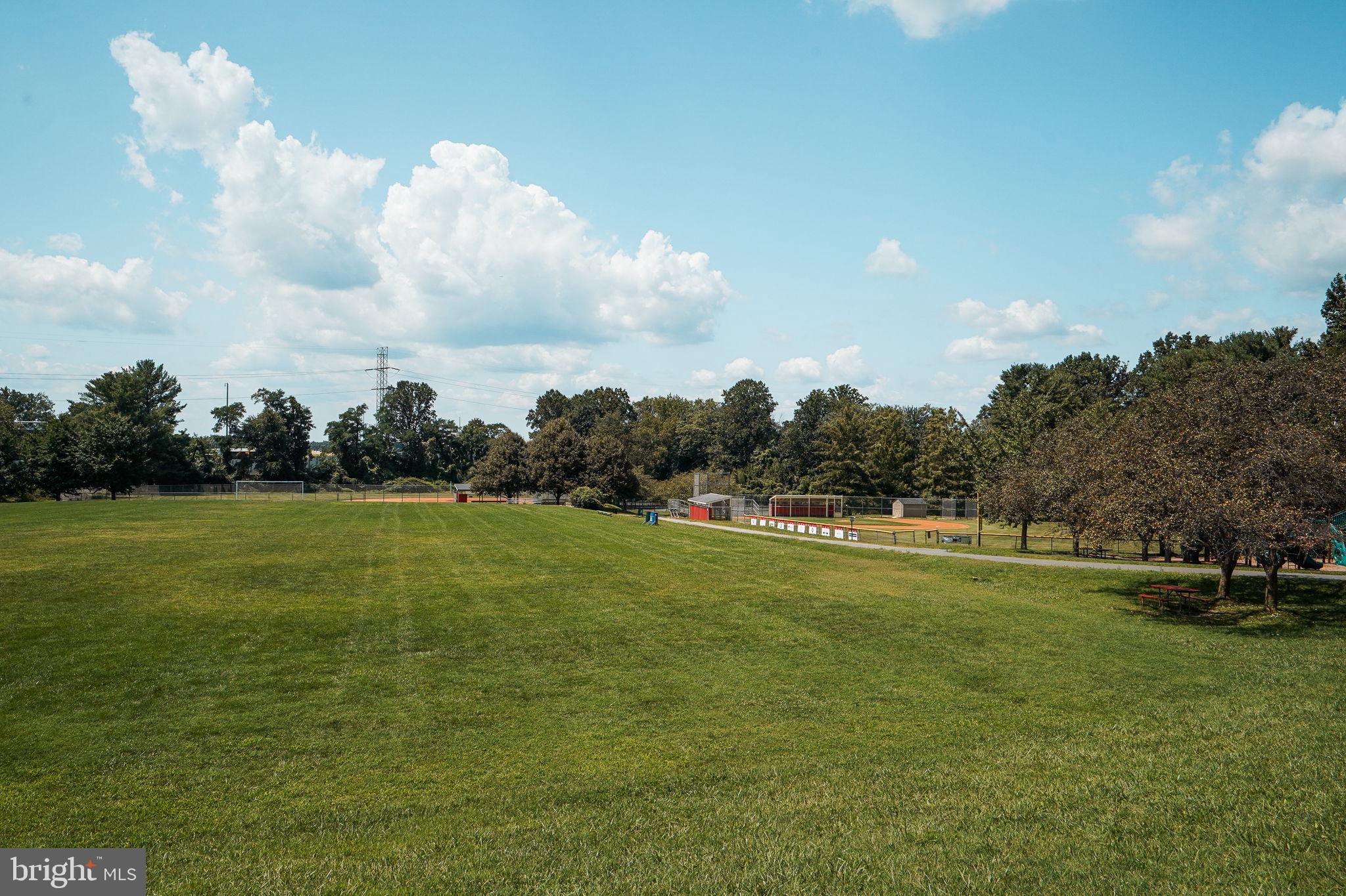 IDYLWOOD KNOLL - Residential