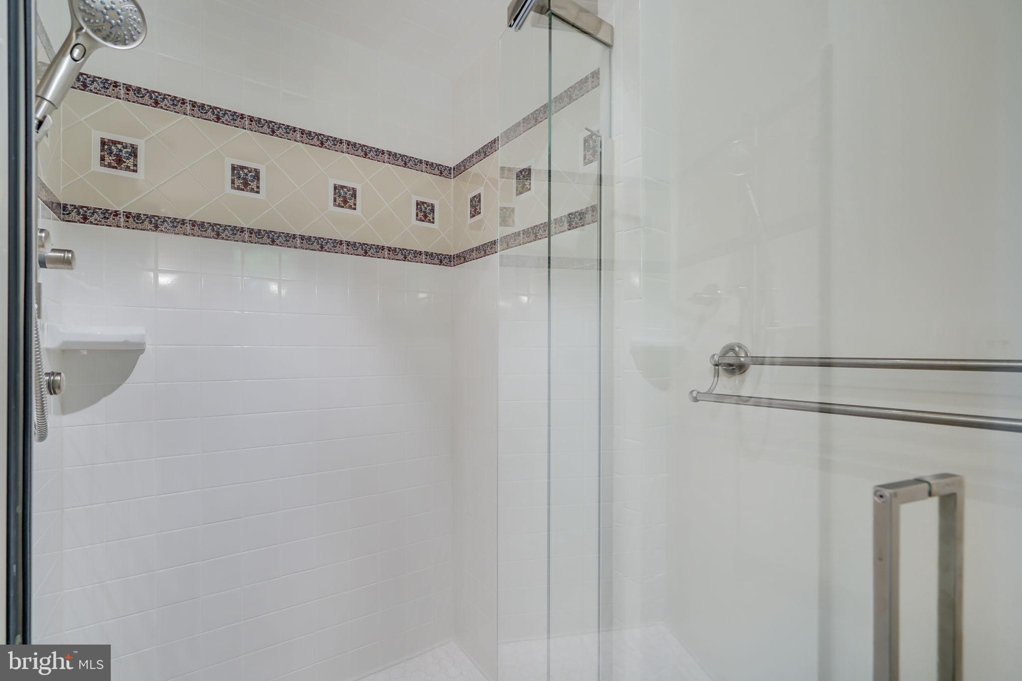 IDYLWOOD KNOLL - Residential